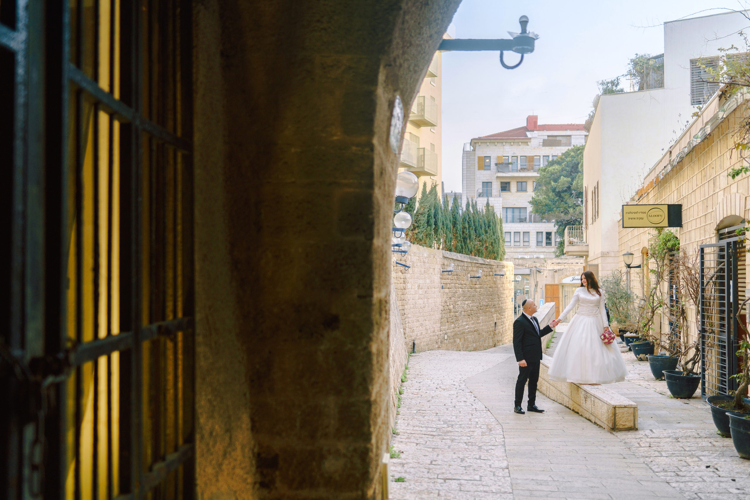 Wedding walk in Jaffa, Hana & Hen. Porto Travel Photographer | Couples & Vacation Photos in Portugal — WePortugal