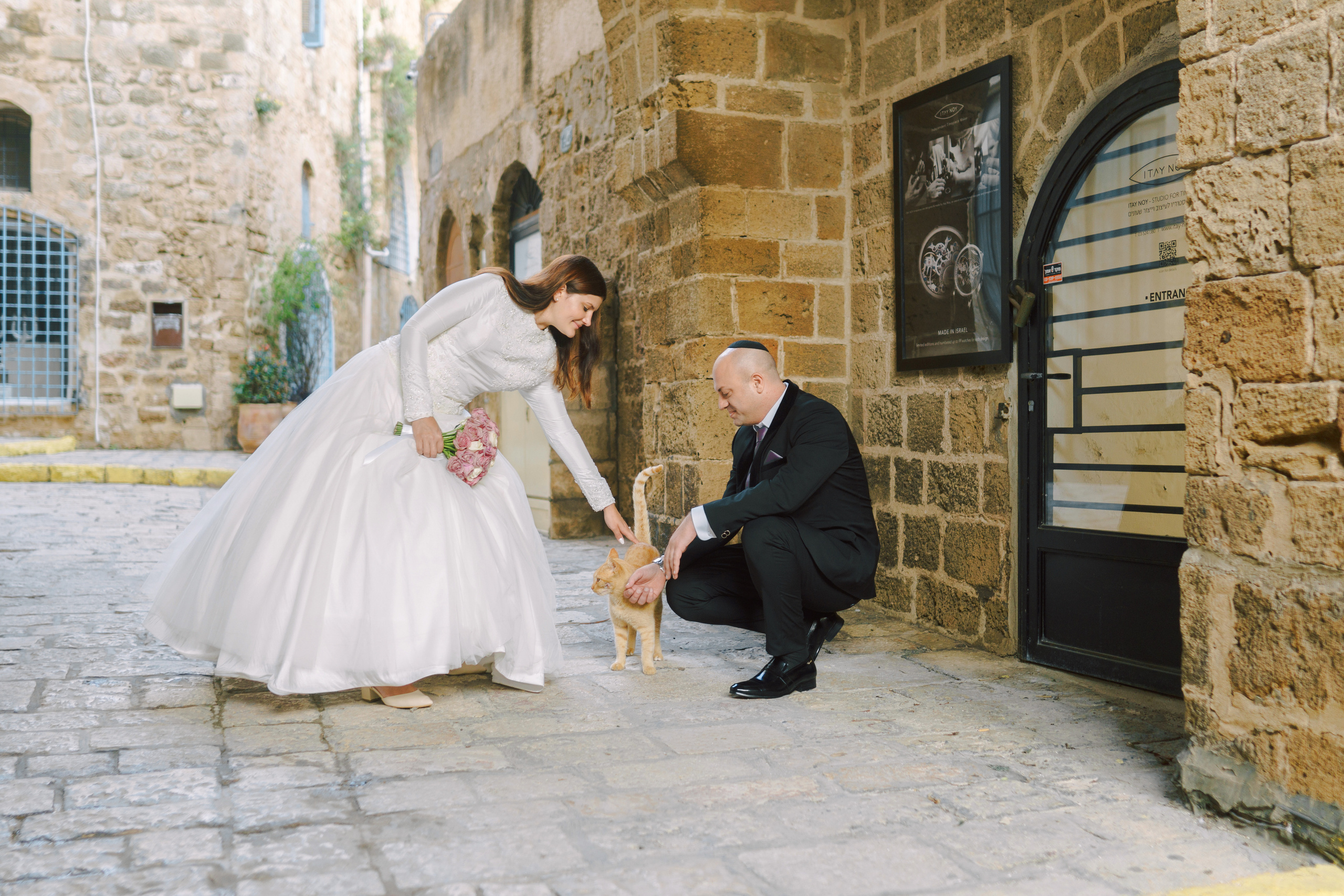 Wedding walk in Jaffa, Hana & Hen. Porto Travel Photographer | Couples & Vacation Photos in Portugal — WePortugal
