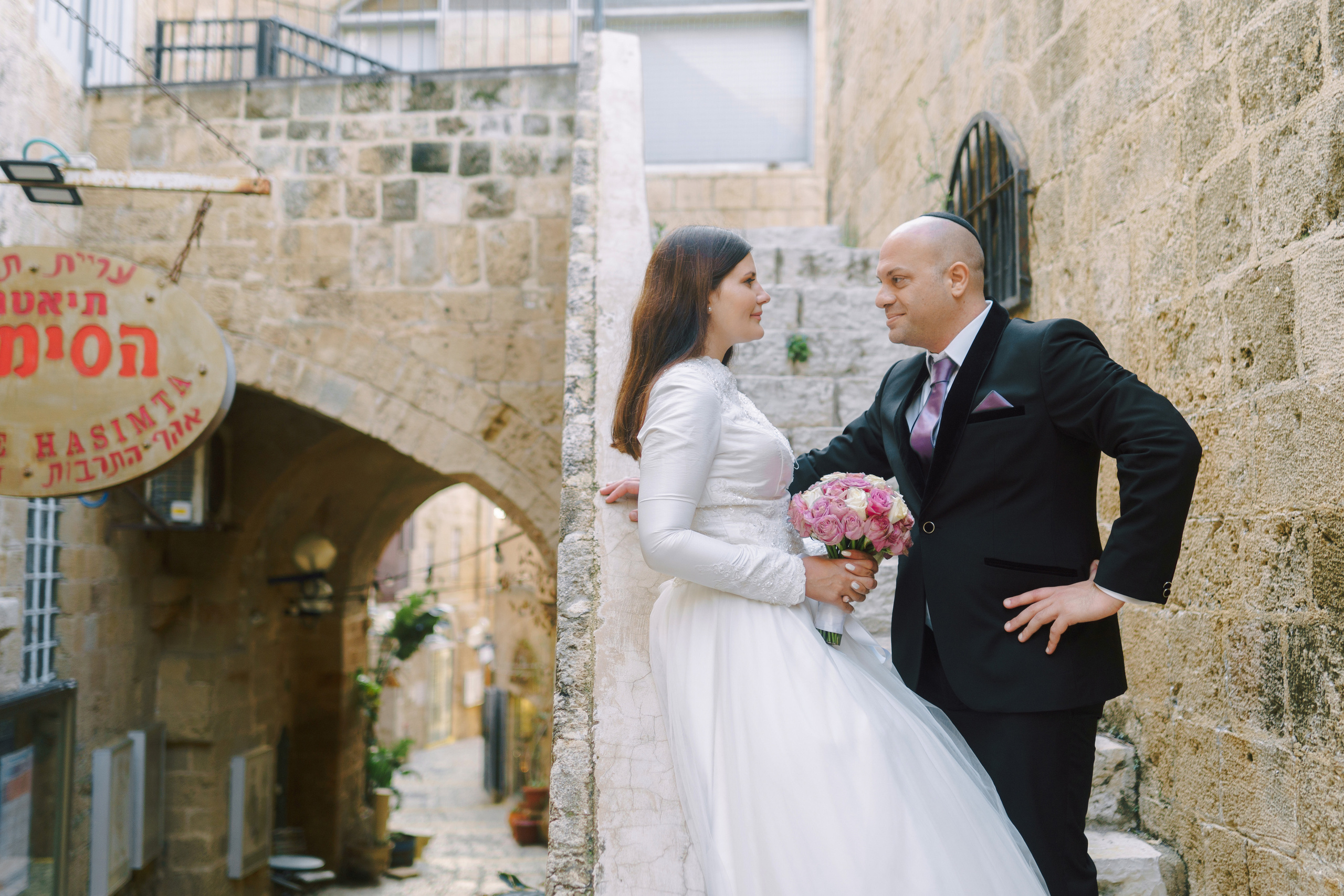 Wedding walk in Jaffa, Hana & Hen. Porto Travel Photographer | Couples & Vacation Photos in Portugal — WePortugal