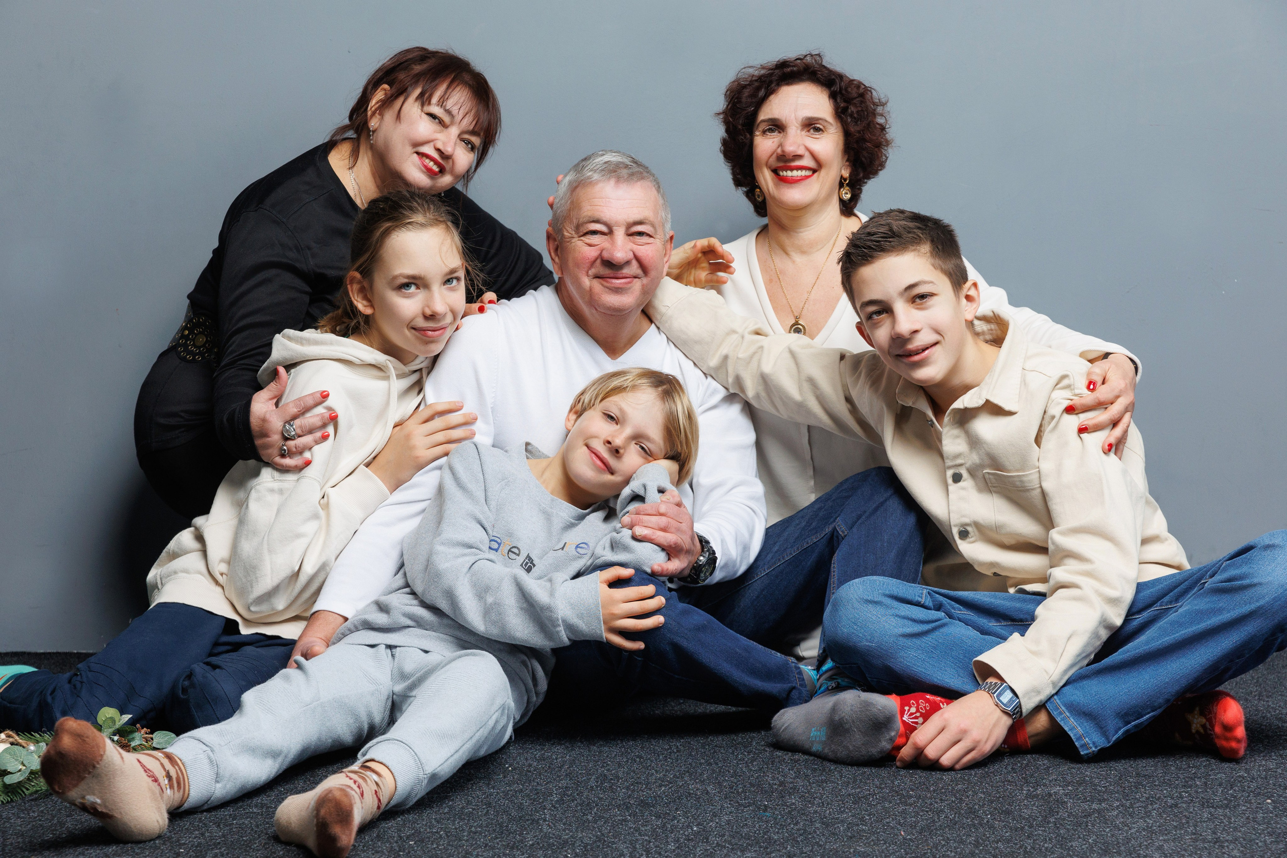 Большая семейная фотосессия в студии. Фотограф в Черногории Андрей Свитайло