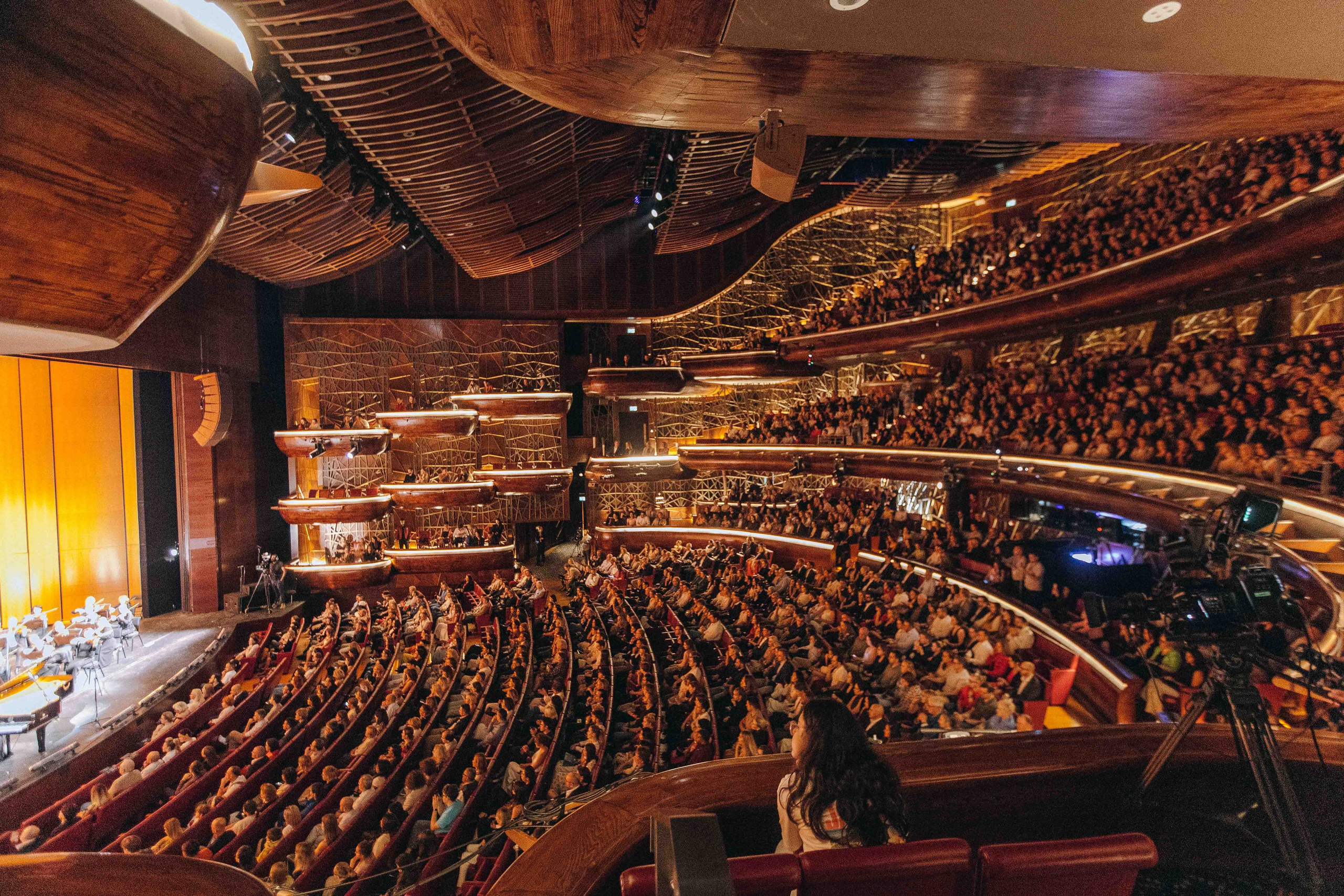 DUBAI OPERA. Wedding&Event photographer Ismail Rzayev in Baku