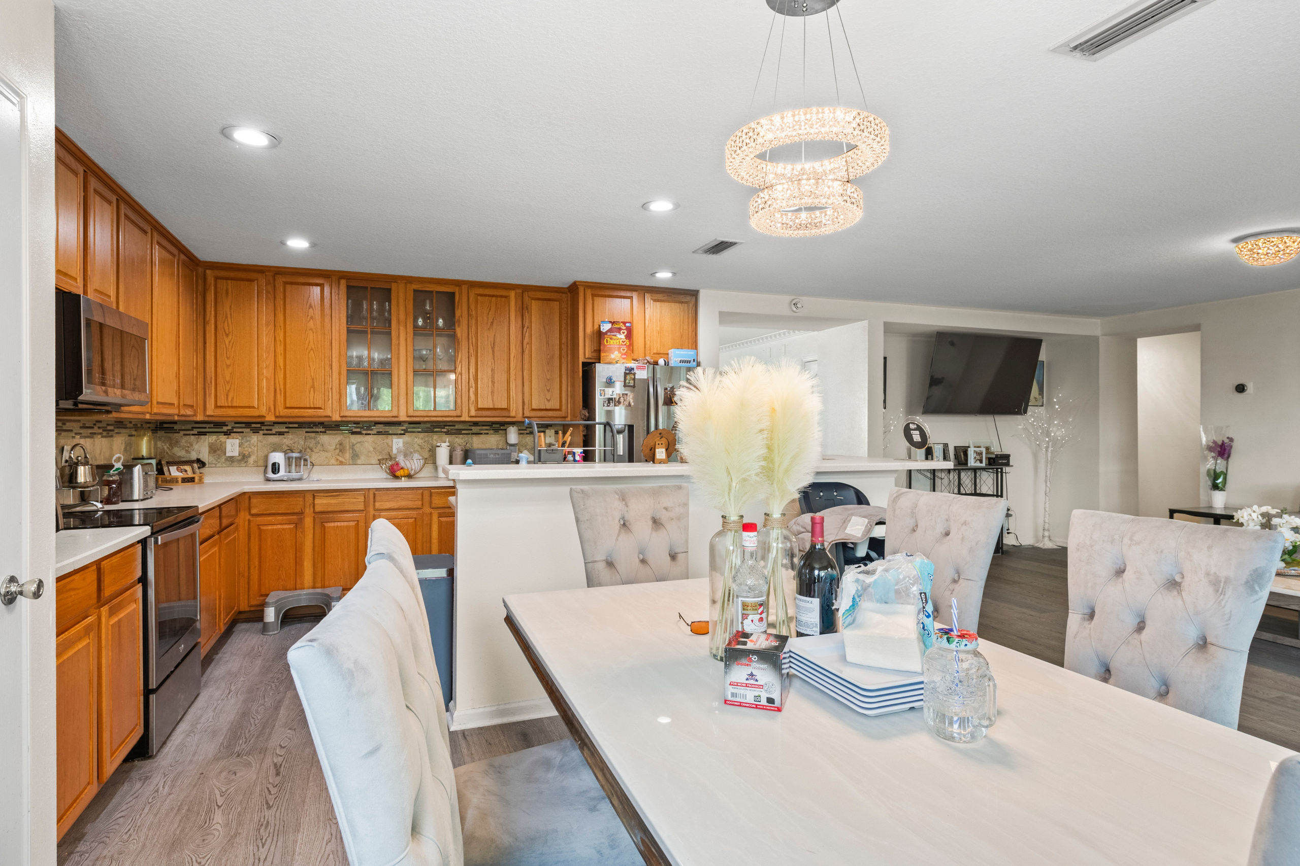 Decluttering // Jaxrealtyvisuals.com