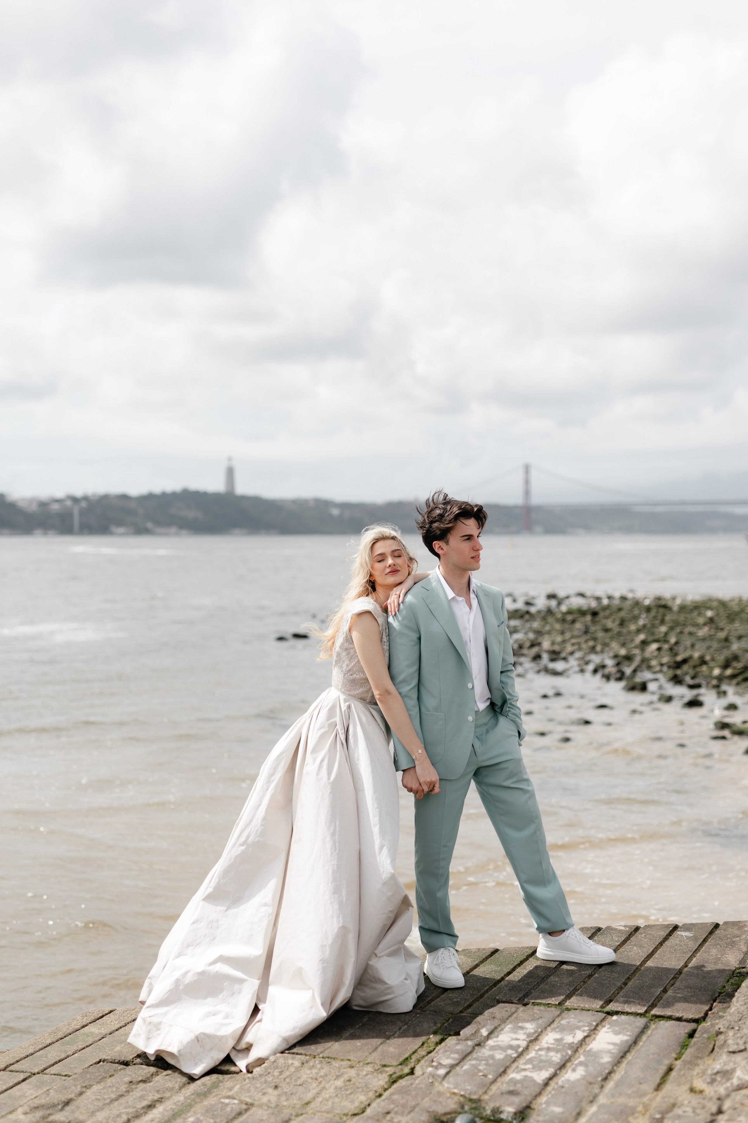 Vivien & Razvan. Main