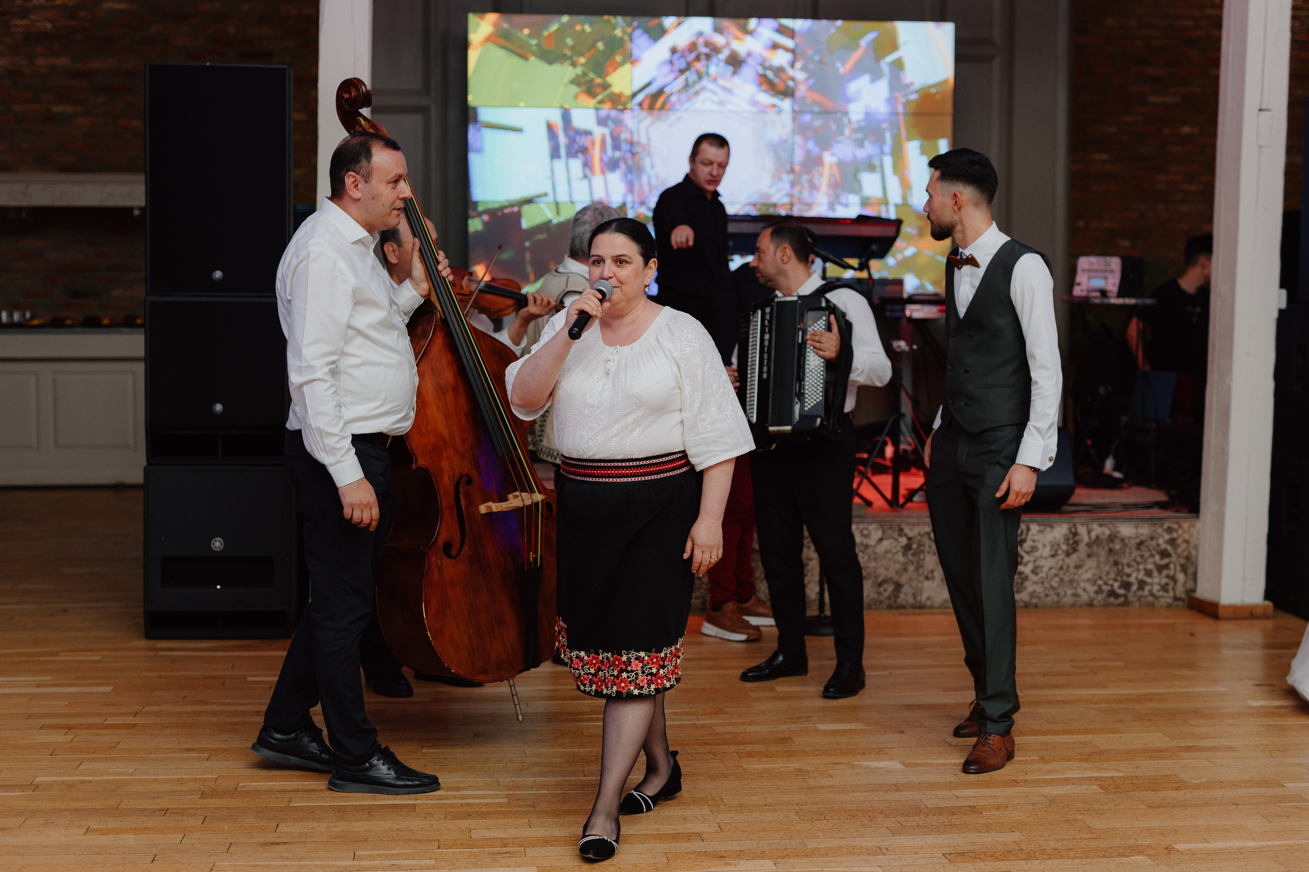 Nicoleta & Lucian. Main