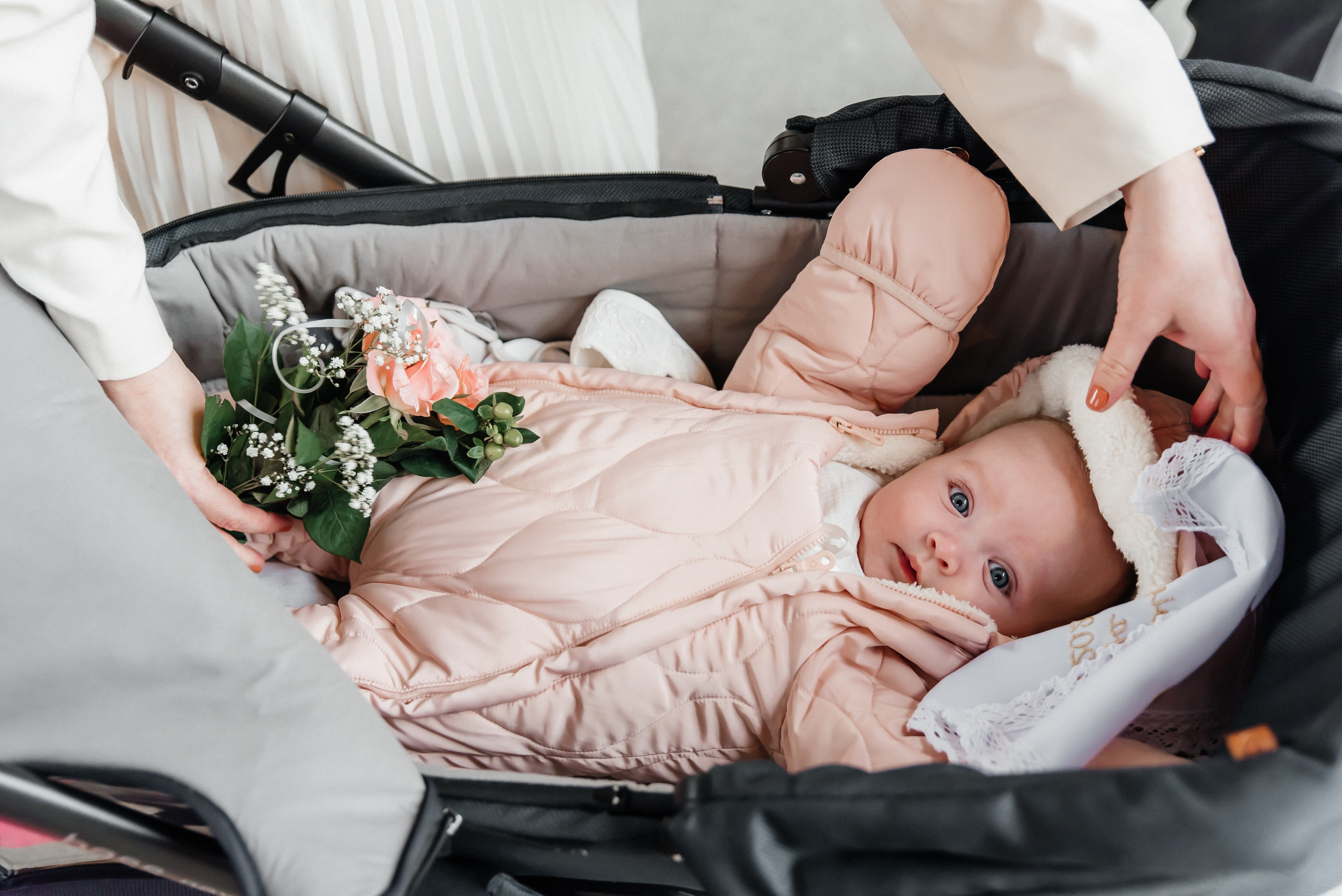 Chrzest Maja. Eugene Save – Fotograf Ślubny i Rodzinny | Warszawa i Cała Polska