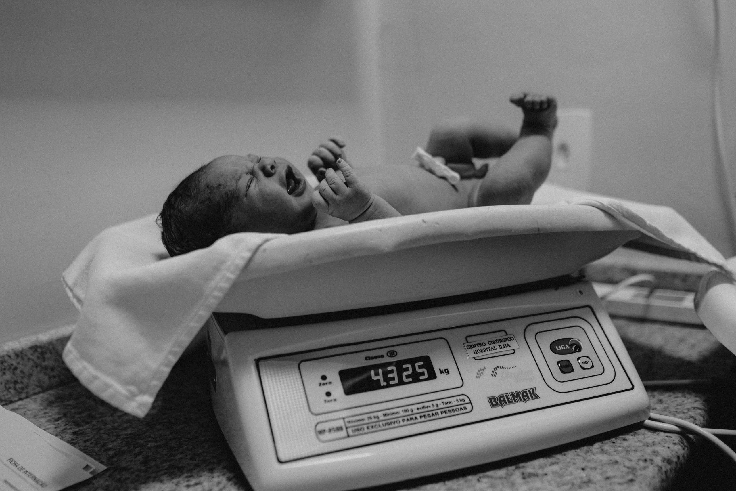 O nascimento de Daniel. Fotografa documental de familia e nascimento em Florianópolis SC Daria Ermolaev