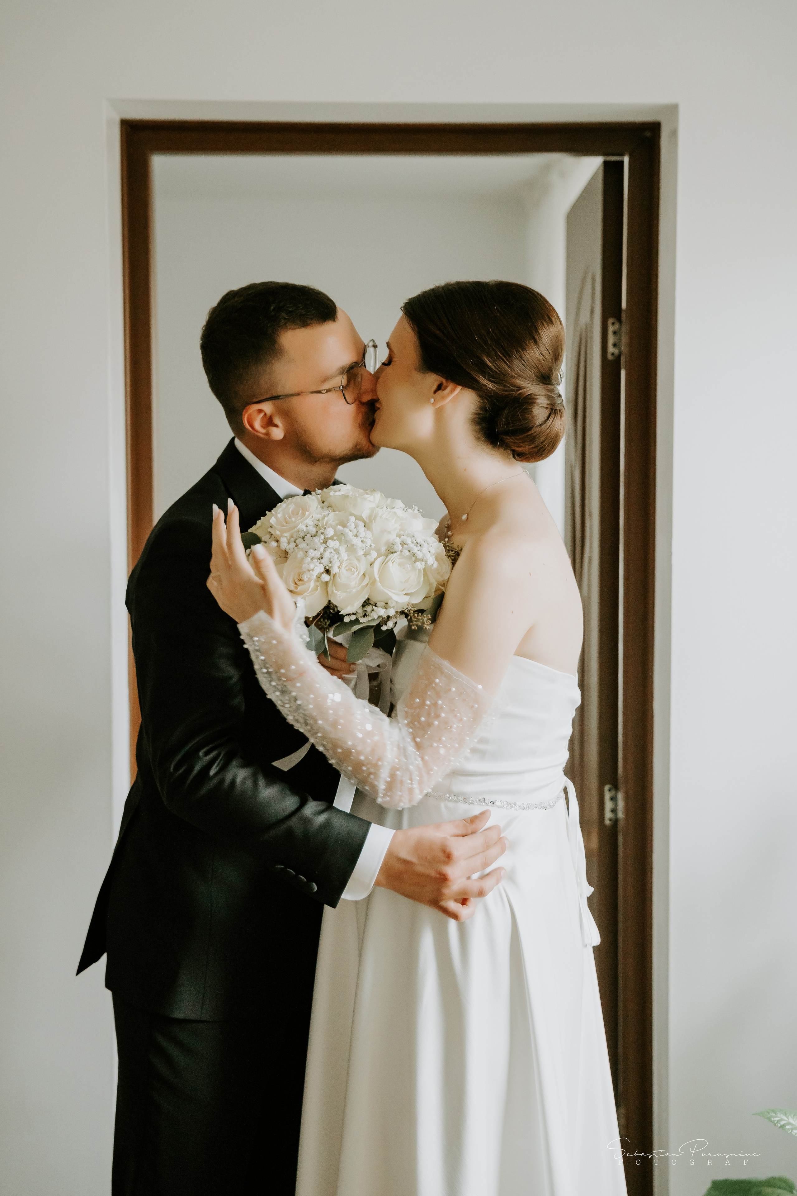 Mădălina & Alexandru. Sebastian Purusniuc Fotograf - Iasi