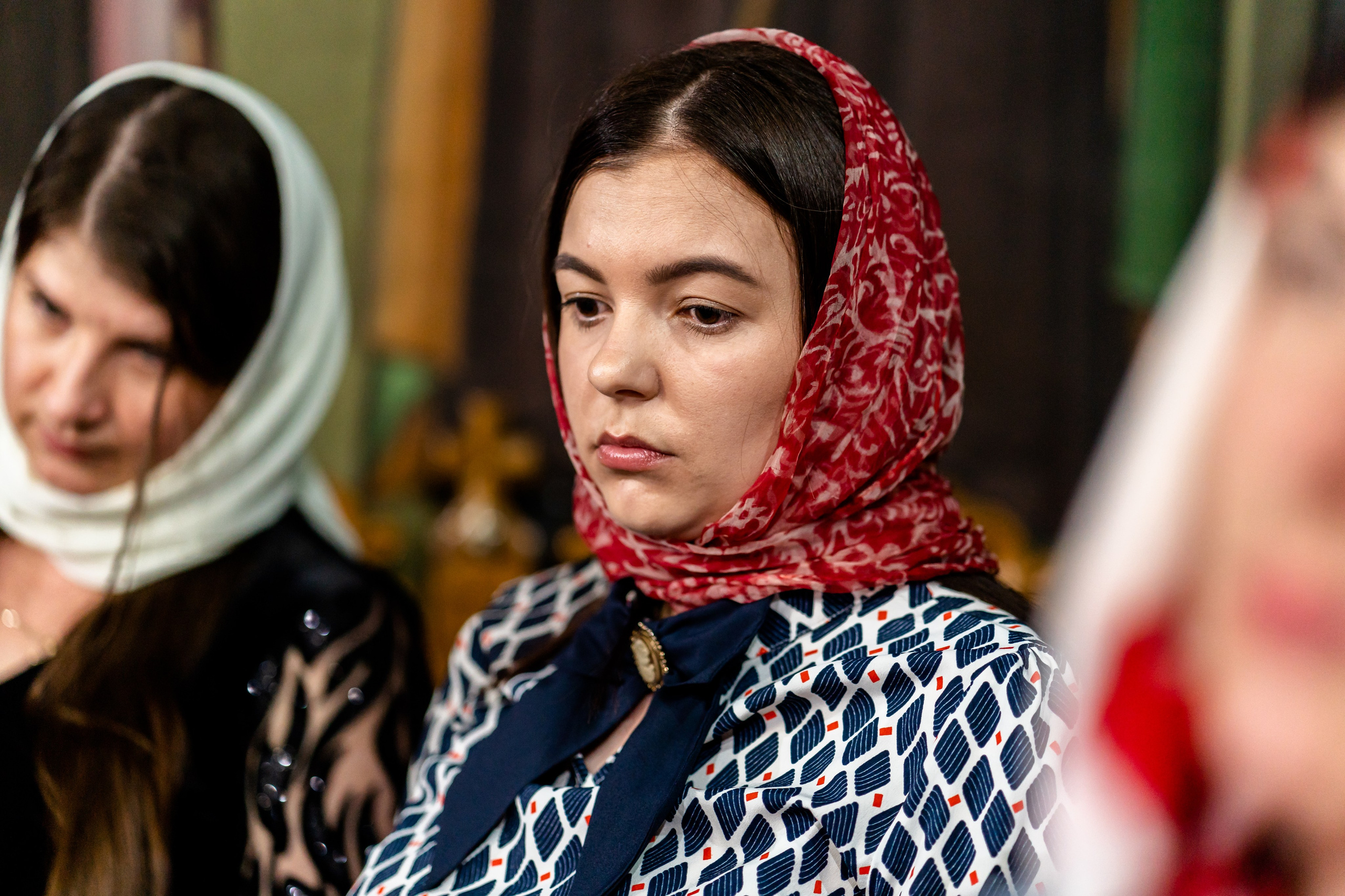 “Bebeluș botezat în biserică, ținut în brațe de nași”	•	“Detaliu cu lumânarea de botez decorată cu flori albe”	•	“Părinți emoționați alături de copilul lor la ceremonia de botez”	•	“Masa festivă de botez cu decor tematic și tort personalizat”	•	“Momentul în care preotul toarnă apă sfințită pe fruntea bebelușului”	“Bebeluș în rochie albă de botez, zâmbind în brațele mamei”	•	“Detaliu cu cruciulița de botez așezată pe o pernă de satin”	•	“Părinți și nași aprinzând lumânările în timpul ceremoniei de botez”	•	“Tort de botez decorat cu figurine tematice și numele copilului”	•	“Copil botezat dormind liniștit în pătuțul decorat festiv”	•	“Momentul în care preotul binecuvântează copilul în fața altarului”	•	“Invitați adunându-se în jurul mesei festive la petrecerea de botez”	•	“Bebeluș ținând în mână o jucărie personalizată primită la botez”	•	“Familie fericită pozând împreună după ceremonia de botez”	•	“Decor tematic cu baloane și flori la locația petrecerii de botez” fotograf Botoșani fotograf evenimente fotograf botez Alin Chirila fotograf alinofotostudio,- Preotul ținându-l pe micuțul Mathias Gabriel la botez, în biserica Înălțarea Domnului, Copălău  - Detalii de la botezul lui Mathias – lumânare, trusou și icoană  - Familia lui Mathias Gabriel alături de micuț, în ziua botezului  - Portret emoționant cu mama și bebelușul în brațe, în biserică,fotograf profesionist evenimente Botoșani, Iași, Suceava, Fălticeni, Bacău, Pașcani, Roman - AlinoFotoStudio by Alin Chirilă - servicii foto nuntă, botez, cununie, ședințe foto creative, albume personalizate, fotografii emoționante și calitative pentru cele mai importante momente din viață,fotograf nuntă Botoșani Alin Chirilă,  ședință foto botez Iași - AlinoFotoStudio,  servicii fotograf profesionist evenimente Suceava,  fotograf cununie civilă Fălticeni - Alin Chirilă,  album foto nuntă personalizat Bacău.“Bebeluș botezat în biserică, ținut în brațe de nași”	•	“Detaliu cu lumânarea de botez decorată cu flori albe”	•	“Părinți emoționați alături de copilul lor la ceremonia de botez”	•	“Masa festivă de botez cu decor tematic și tort personalizat”	•	“Momentul în care preotul toarnă apă sfințită pe fruntea bebelușului”	“Bebeluș în rochie albă de botez, zâmbind în brațele mamei”	•	“Detaliu cu cruciulița de botez așezată pe o pernă de satin”	•	“Părinți și nași aprinzând lumânările în timpul ceremoniei de botez”	•	“Tort de botez decorat cu figurine tematice și numele copilului”	•	“Copil botezat dormind liniștit în pătuțul decorat festiv”	•	“Momentul în care preotul binecuvântează copilul în fața altarului”	•	“Invitați adunându-se în jurul mesei festive la petrecerea de botez”	•	“Bebeluș ținând în mână o jucărie personalizată primită la botez”	•	“Familie fericită pozând împreună după ceremonia de botez”	•	“Decor tematic cu baloane și flori la locația petrecerii de botez” fotograf Botoșani fotograf evenimente fotograf botez Alin Chirila fotograf alinofotostudio.fotograf botez Amelis Maria, fotografie botez Botoșani, fotograf Alin Chirilă, amintiri botez, fotografii botez, botez Amelis Maria, fotograf copii, fotografie botez în Botoșani,