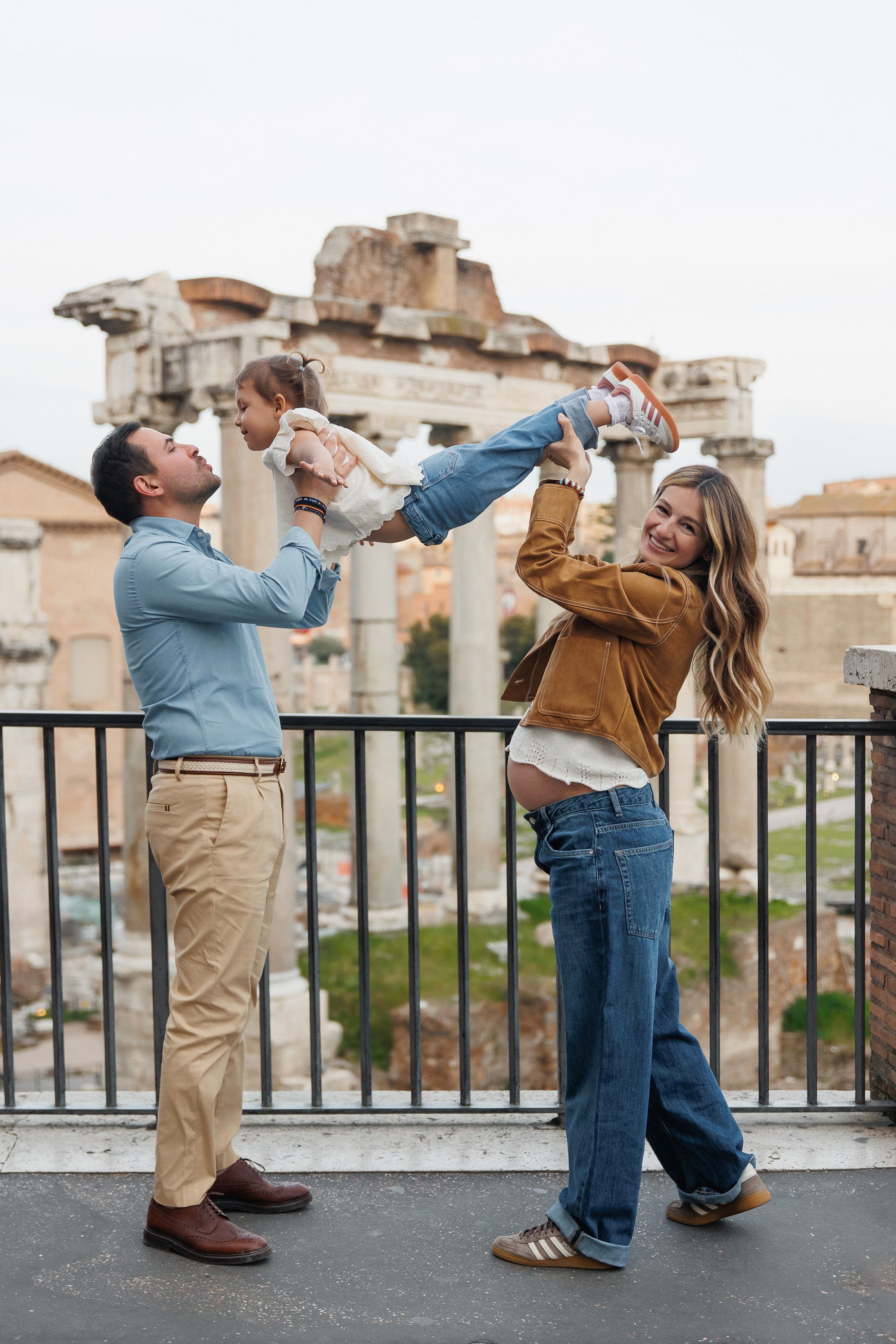 Famaly shooting in Rome. Wedding Photographer Rome Tuscany Como Sicily Puglia Amalfy Italy- Oksana Savenchuk