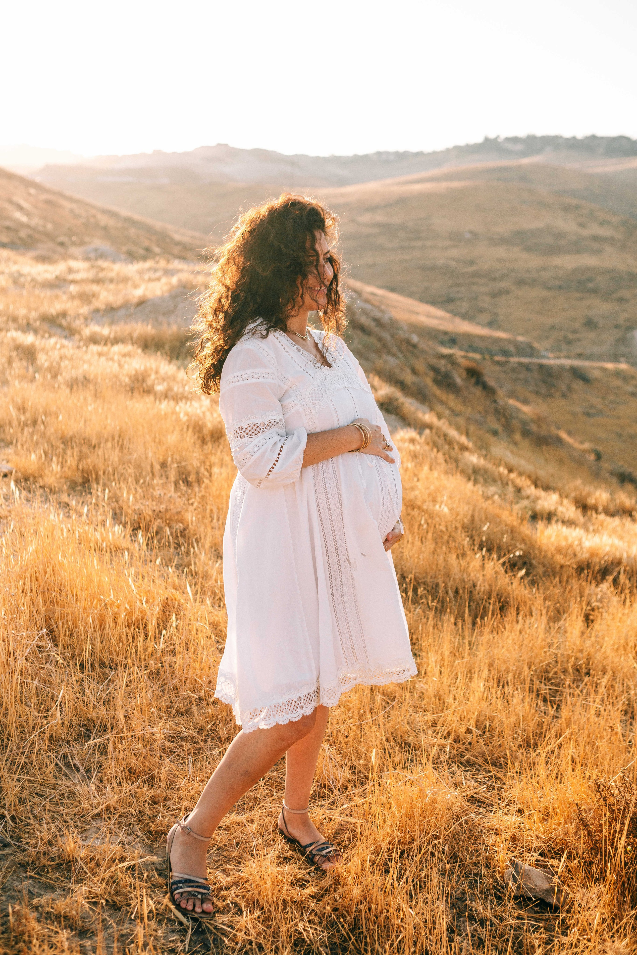 PREGNANT PHOTOSESSION IN THE DESERT. PHOTOGRAPHER IN ISRAEL