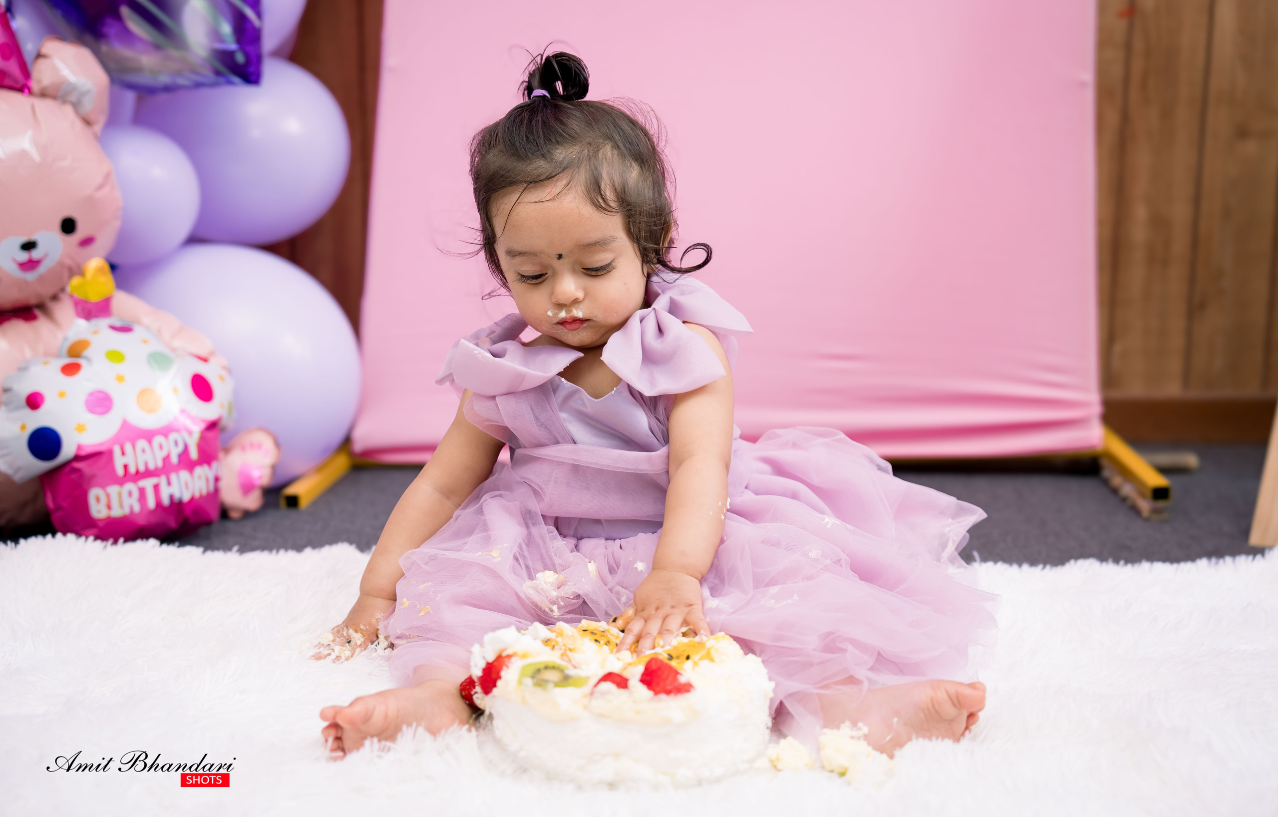 Yuhana’s Cake Smash Session. Freelance Photographer in Newcastle & Central Coast