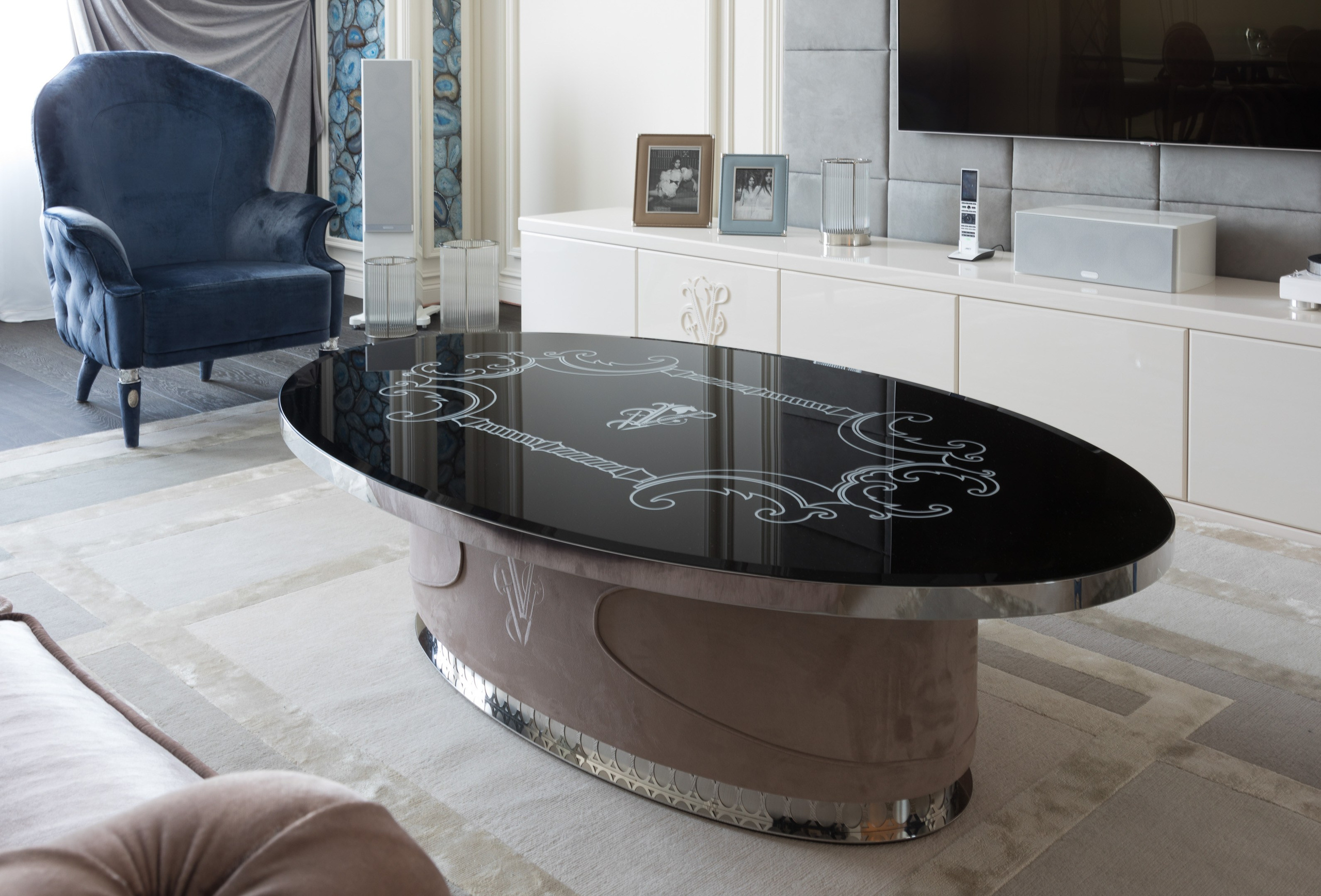 Classic style living room interior detail - photographer Andrey Dunin