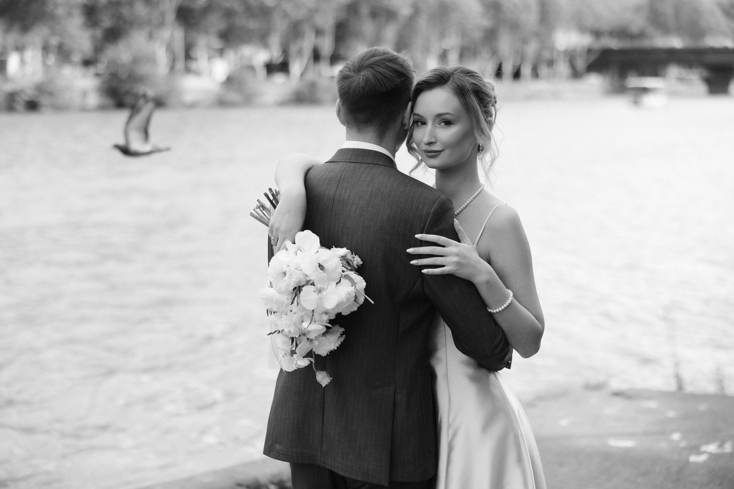 Love in Autumn forest. Wedding photographer in Tbilisi Ioseb Mamniashvili