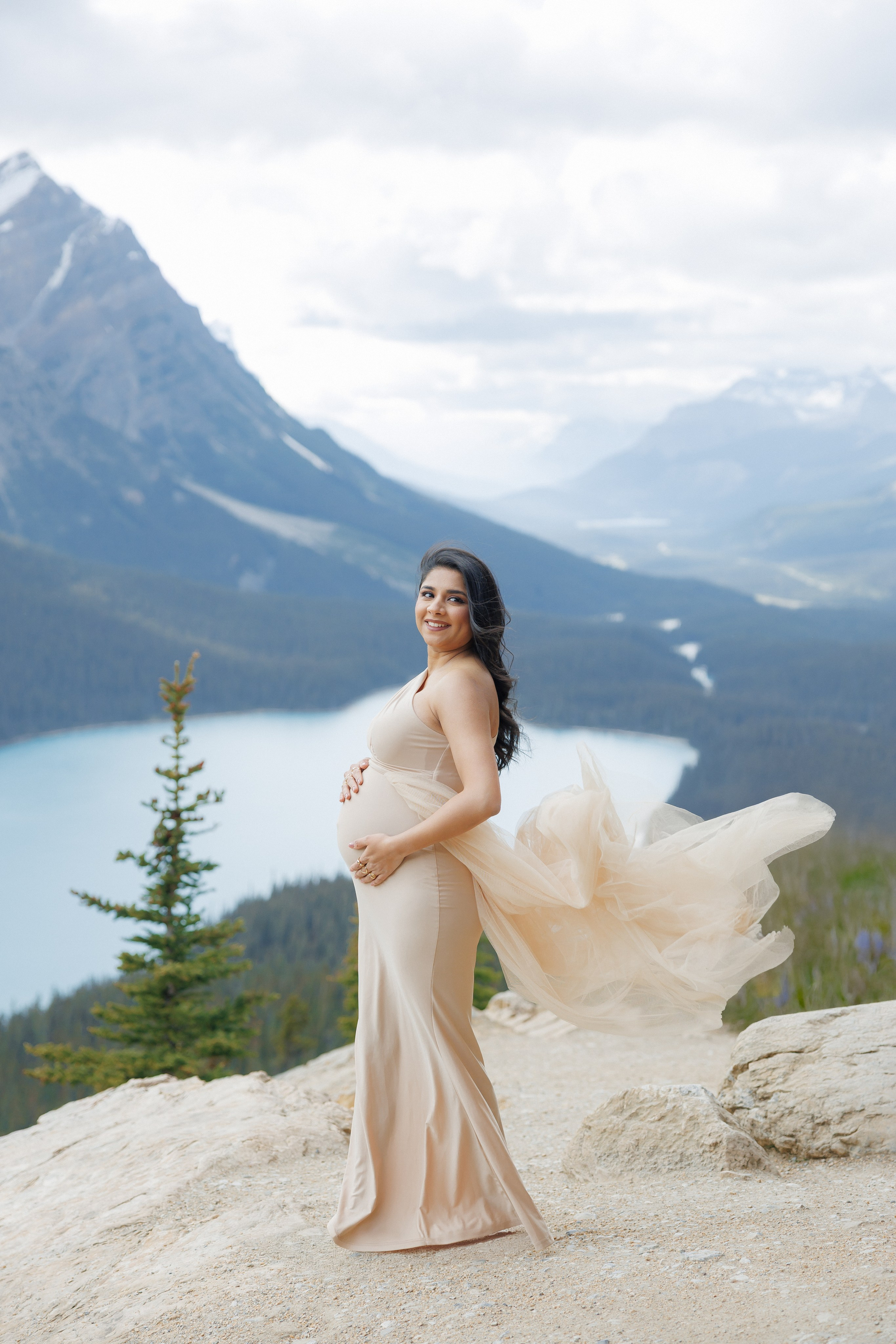 Mountain maternity shoot. Home