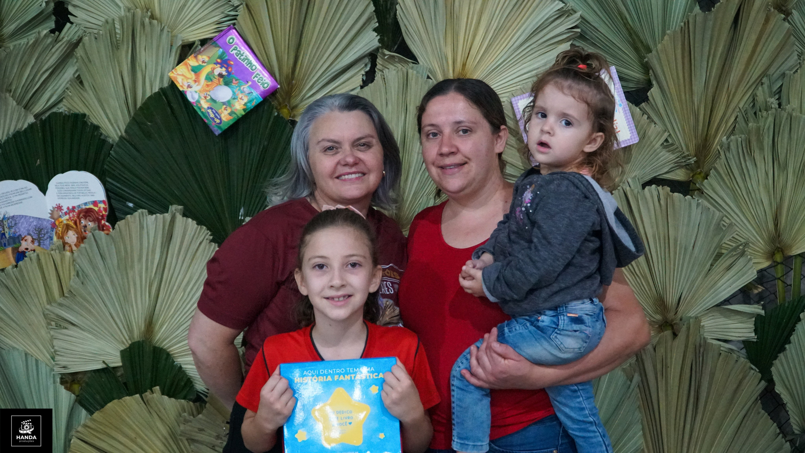 Noite autógrafos colégio Aurélio Buarque de Holanda. Handa Produções