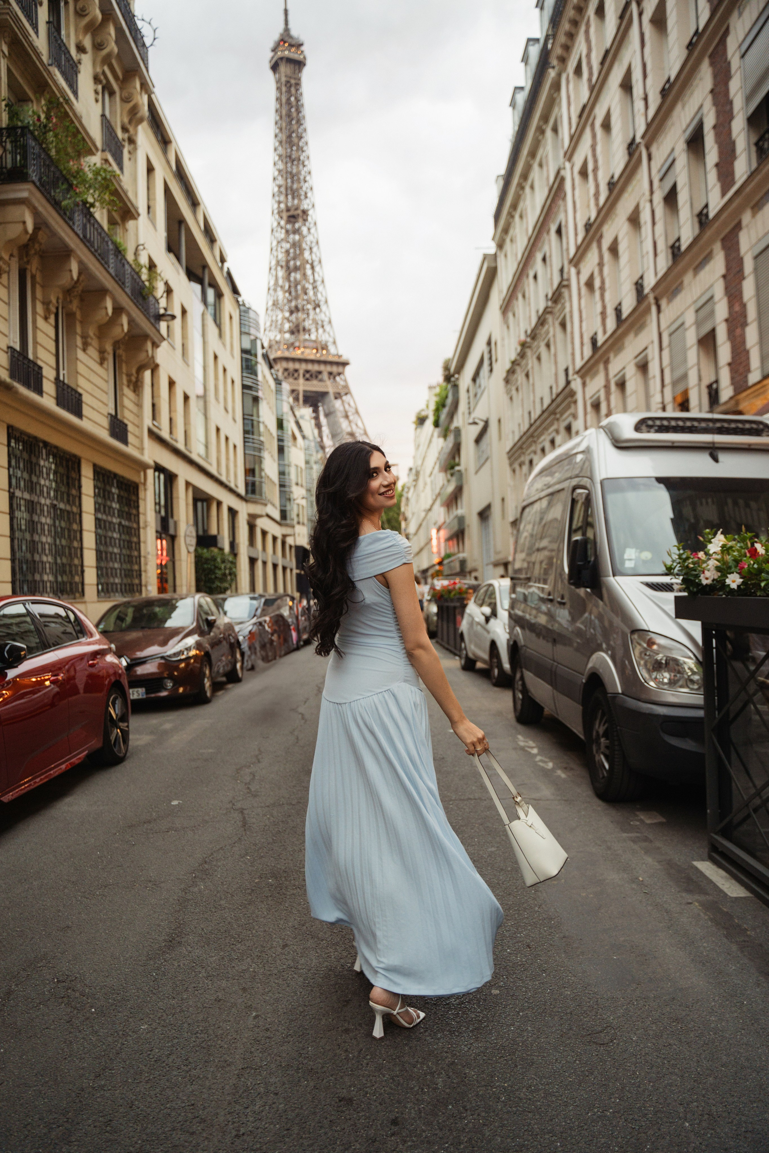 Naila (4 hours). Photographer in Paris|Solo and groups, portraits & content, couples photo-shoot in Paris at the best locations