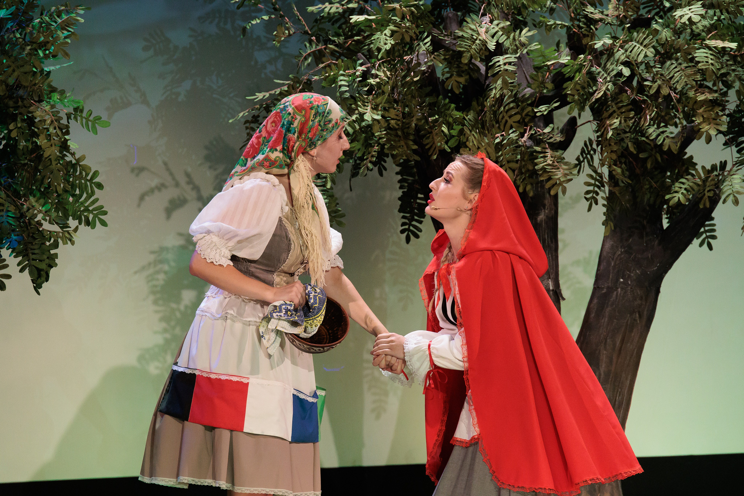 Clounella. Povestea Scufita rosie. ✔️ Фото Видео на свадьбы и крестины Молдова — Cinematic.md