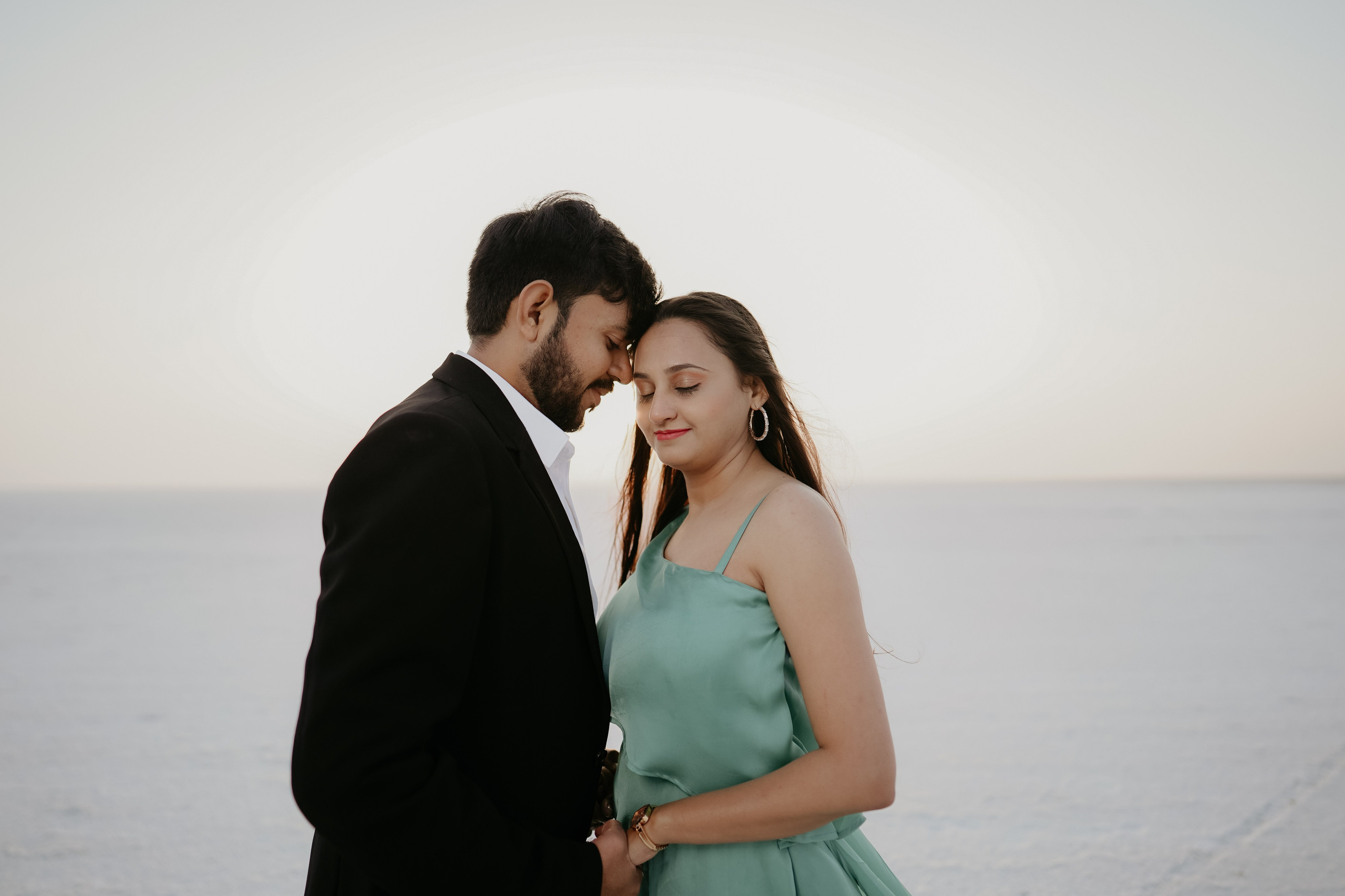 COUPLE SESSIONS. Love Emotions Weddings