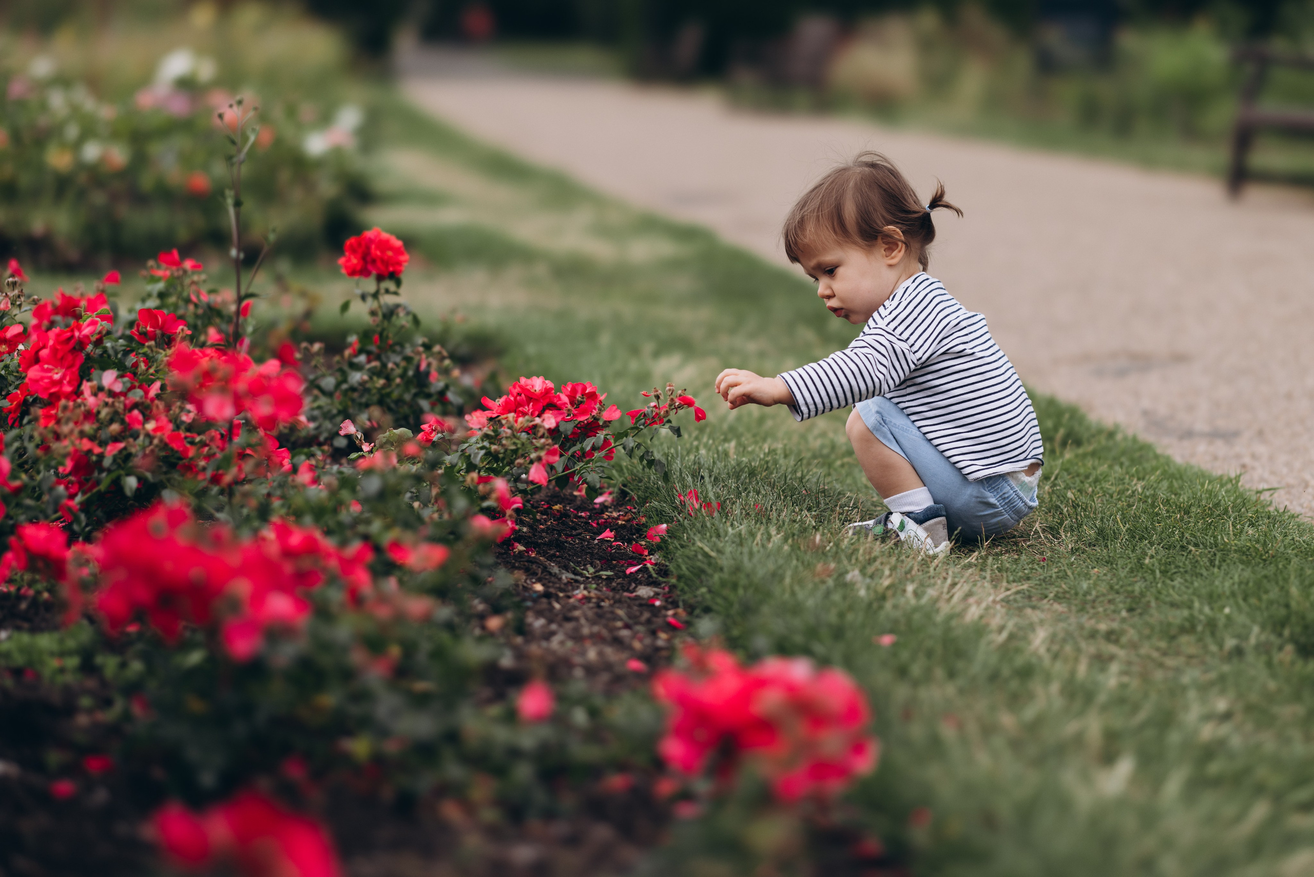 Milena with parents (Greenwich Park). Anastasia Klink, Photographer in London
