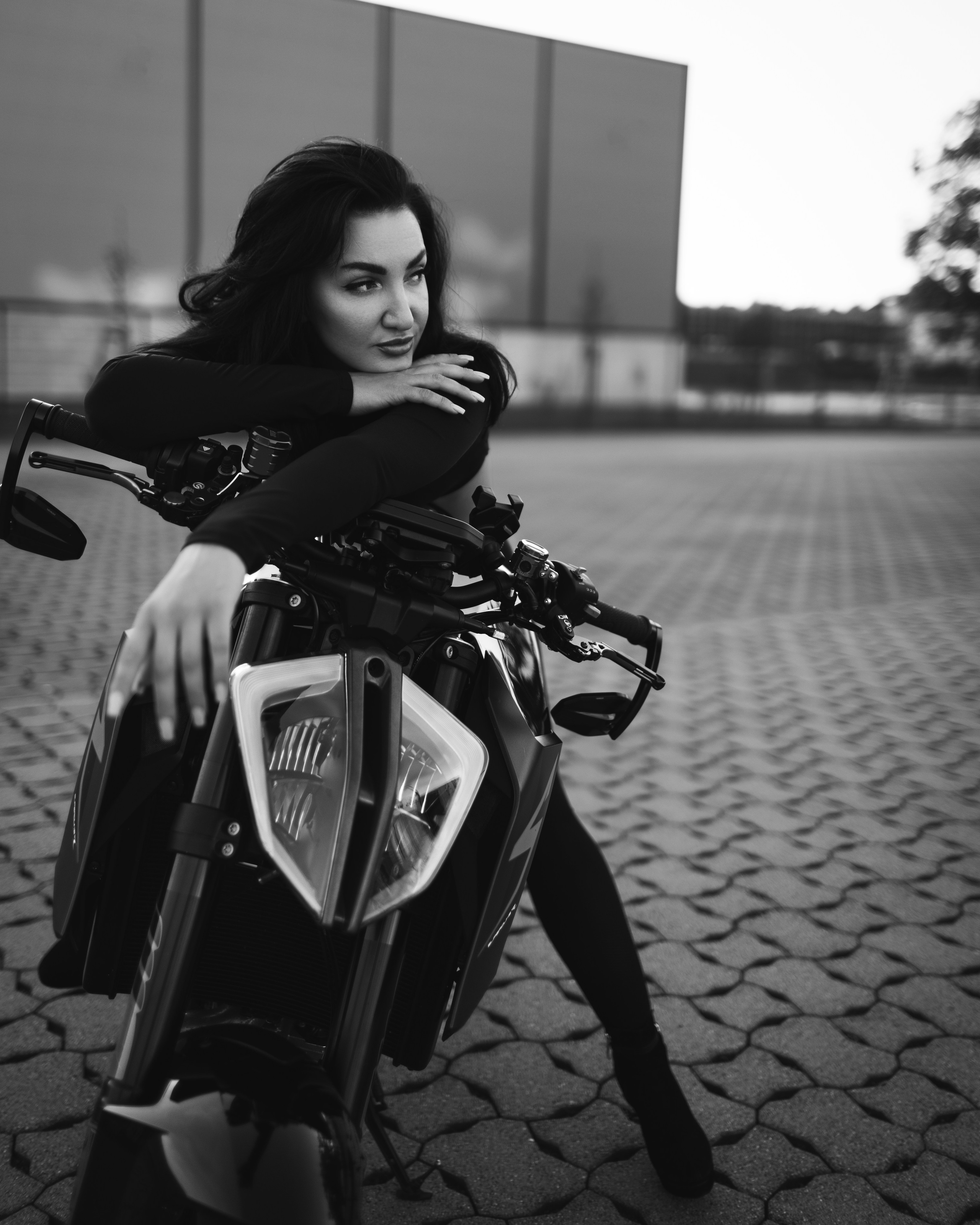 Natürliches Porträt von Alena – sanfter Ausdruck und Charme