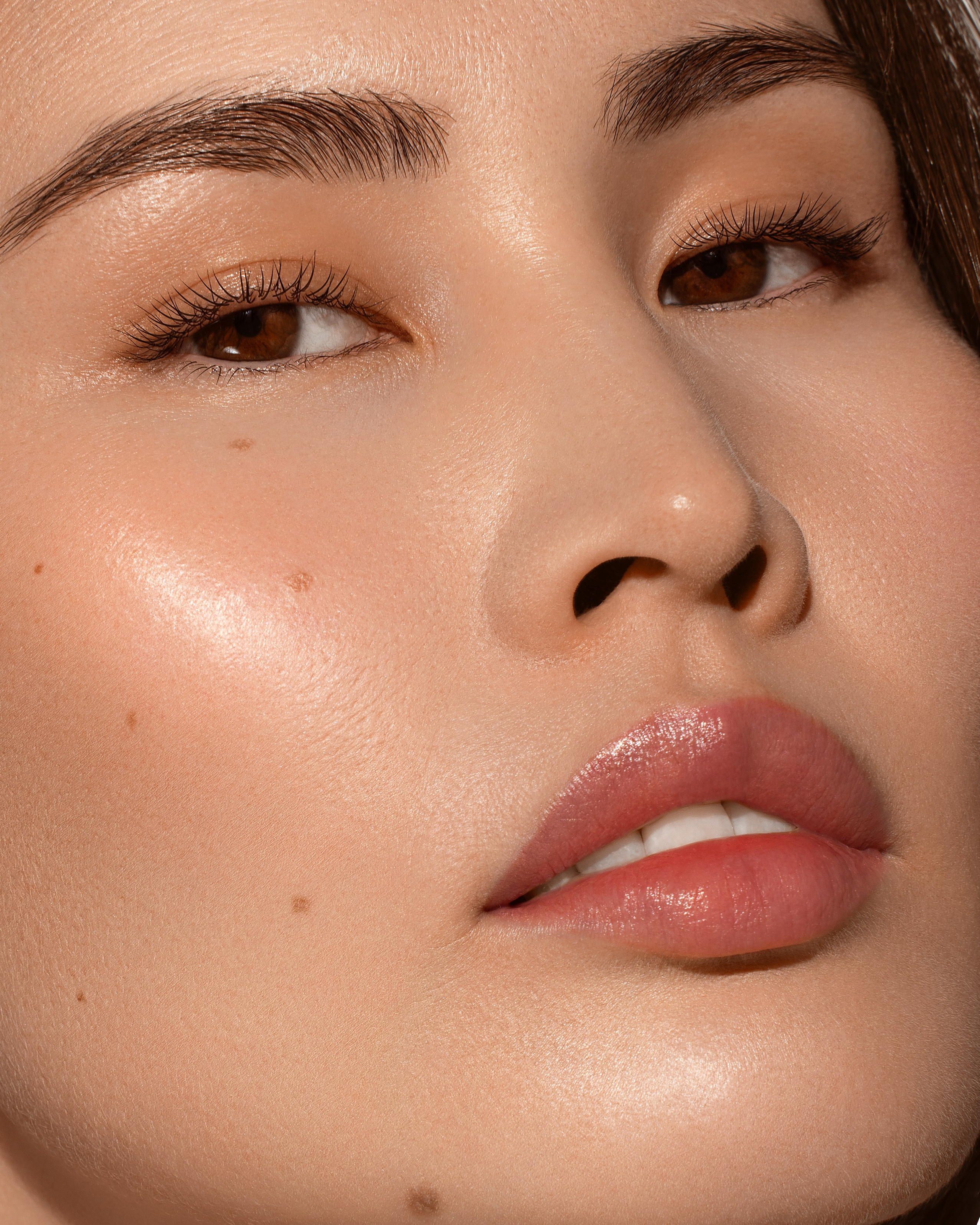 beauty retouching, portrait retouching, high-end skin retouch, natural skin texture, professional beauty retoucher, editorial retouching, retouching for photographers, makeup retouching, fashion photo editing, clean portrait retouch, commercial beauty retouching, realistic skin retouch