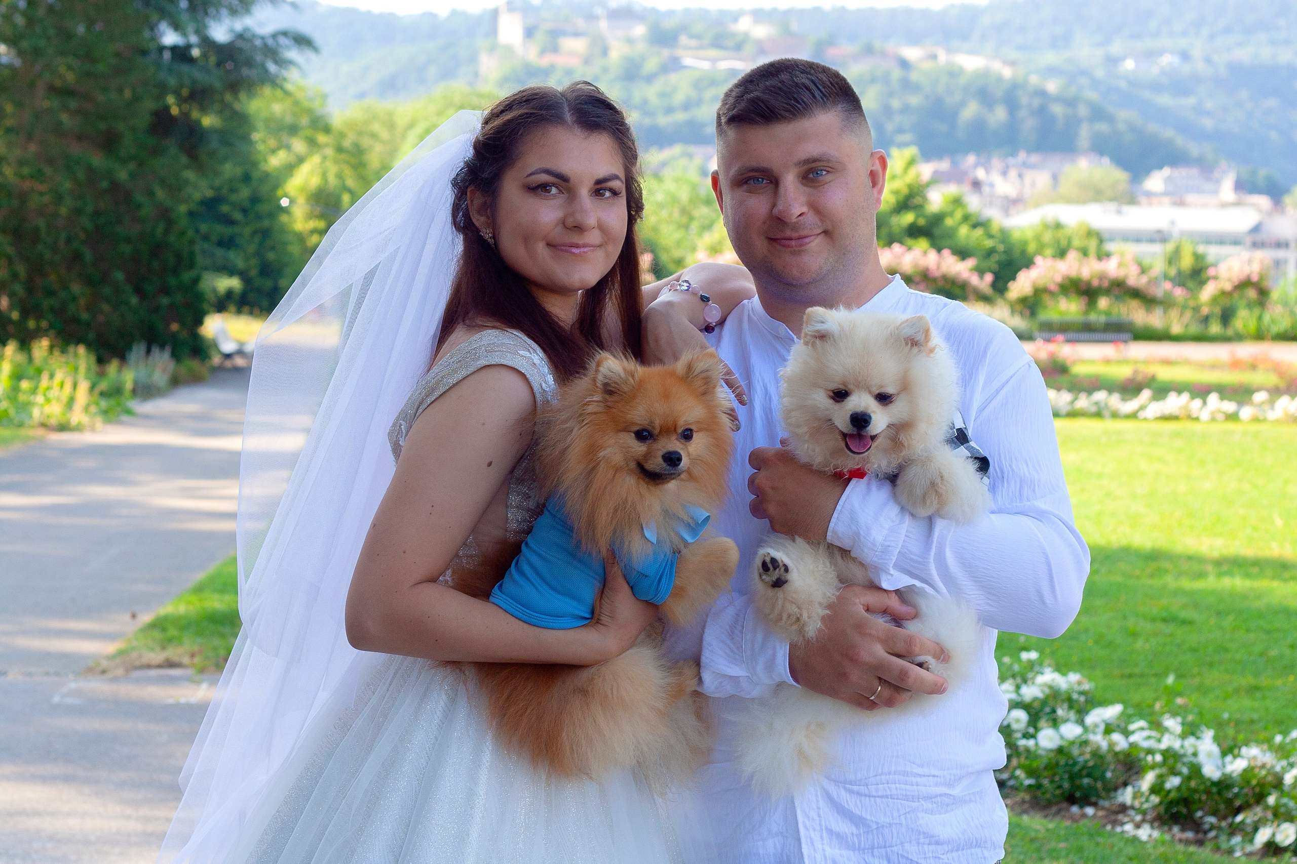 Promenade photo de mariage à Besançon: Julia et Denis. Photographe et graphiste Anastasiia LITVIN - Besançon, France