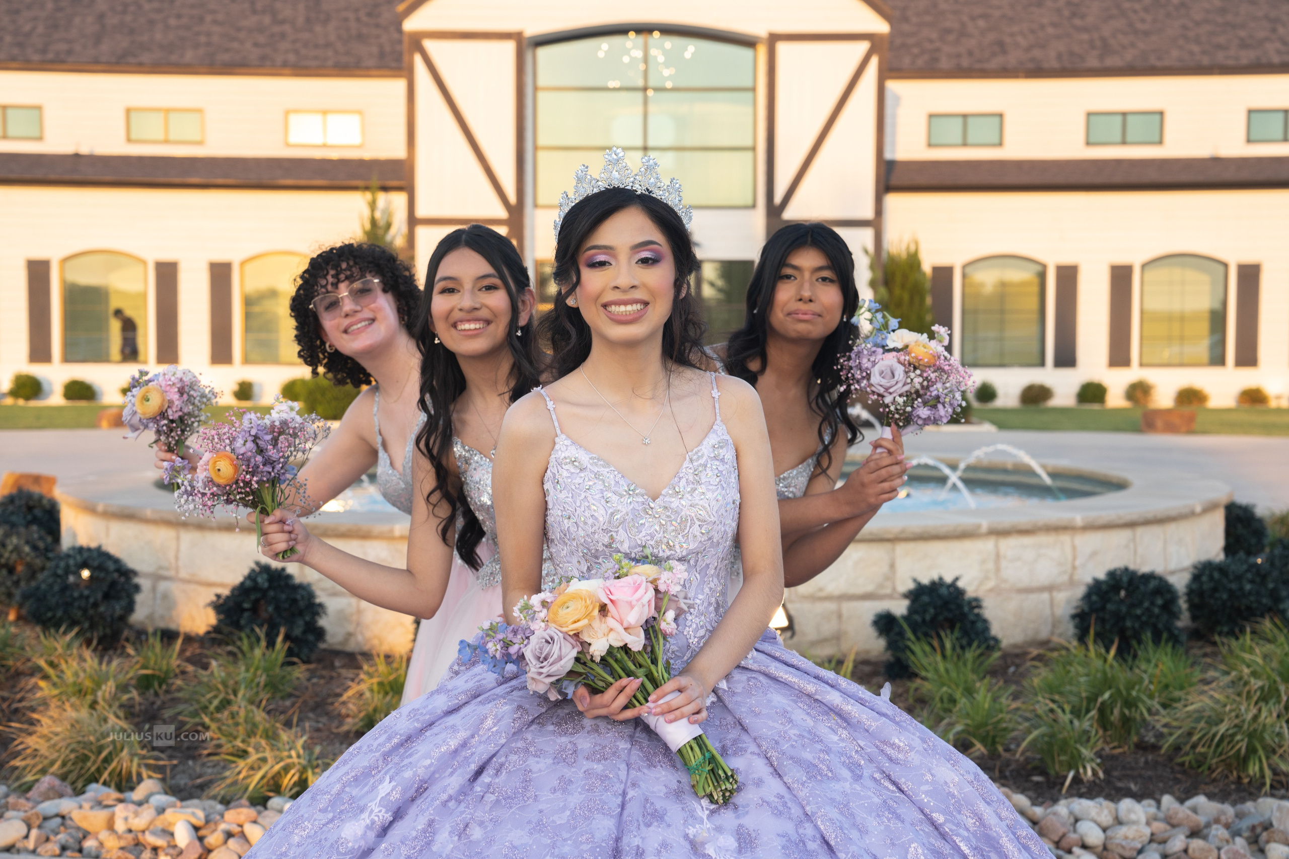 Family / Wedding / Quinceañeras. Main