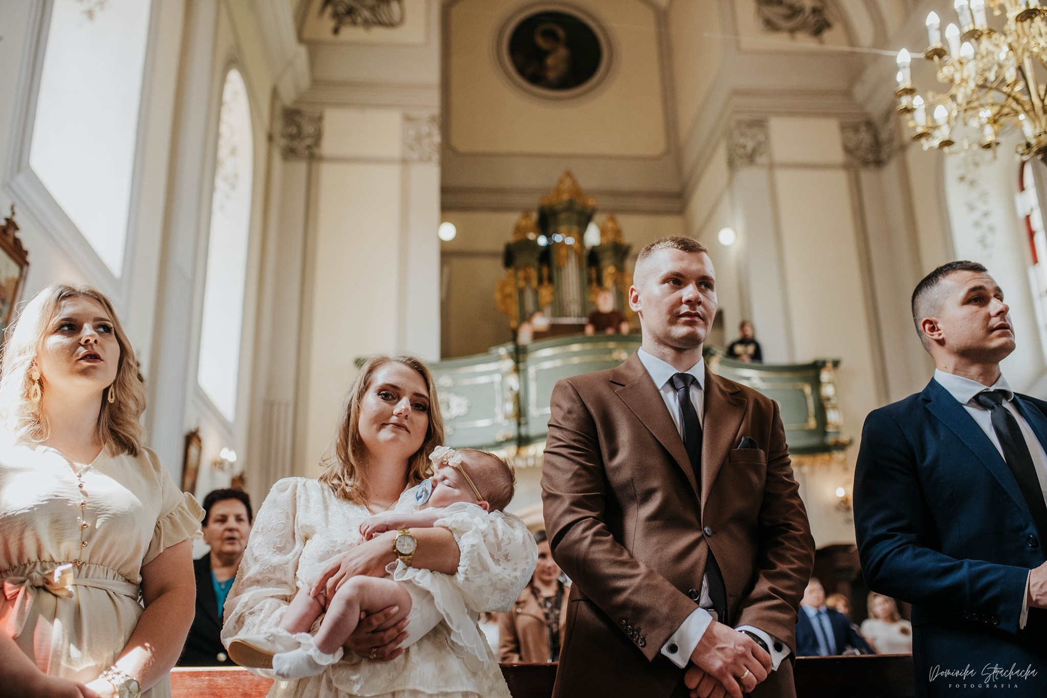 Chrzest Święty Alicji. Dominika Strachacka Fotografia | Fotograf ślubny i rodzinny Opole Lubelskie Lublin