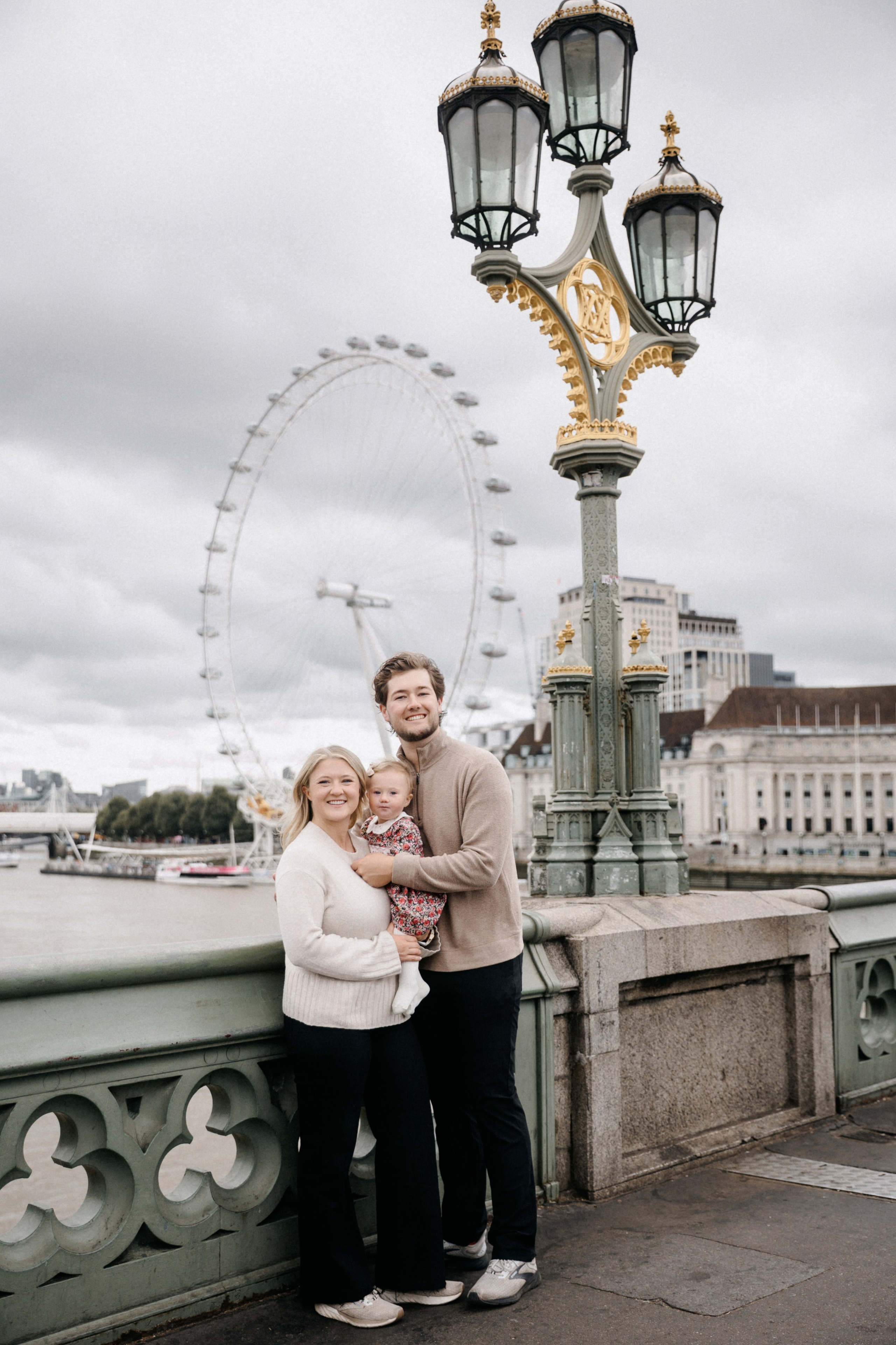 Family Photoshoot at Westminster. LondonPhotoStory — Vacation Photographer in London