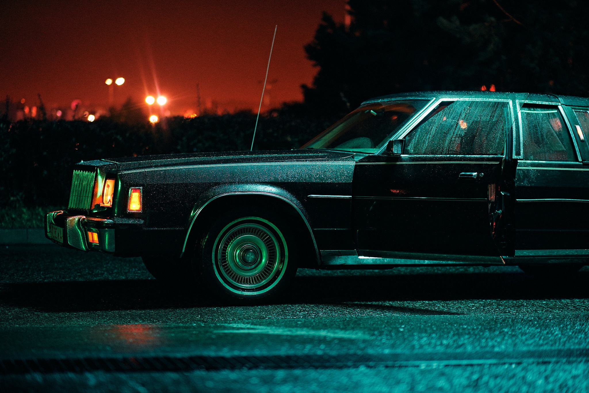 Фото съемка бэкстейджей — одно из моих любимых направлений. Я обожаю рассказывать истории, показывая закулисье создания клипов, фильмов, сериалов, рекламы, Приятнее всего в съемке бэкстейджа, когда съемочная группа благодарит тебя за то, как ты смог показать их работу. Ведь бэки — это тоже портфолио