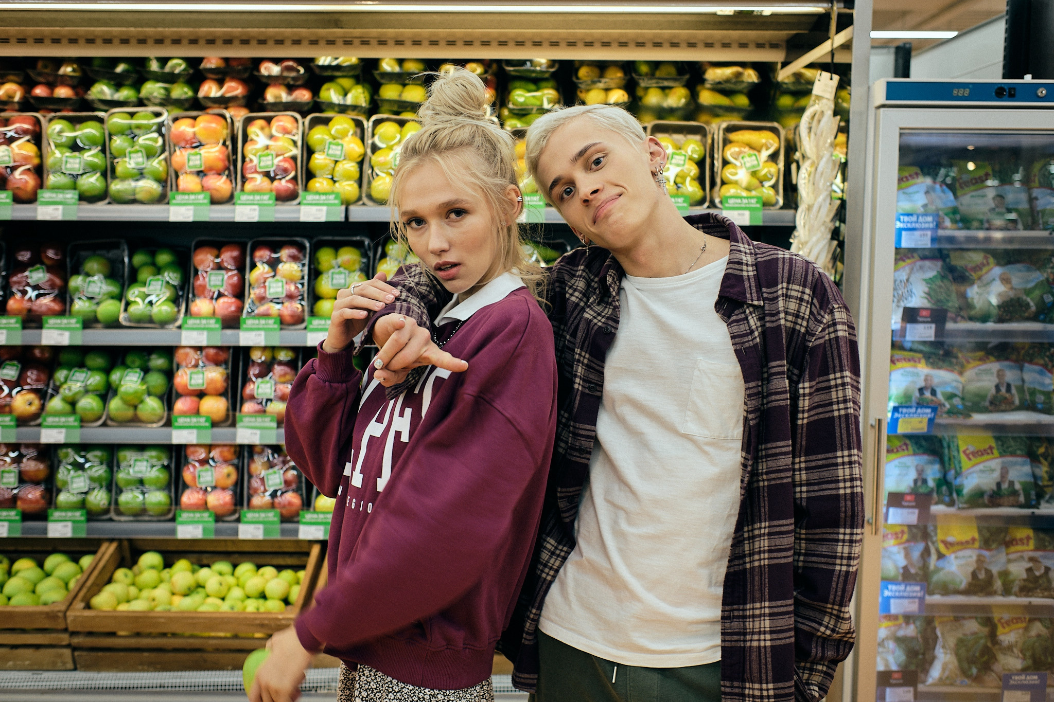 Фото съемка бэкстейджей — одно из моих любимых направлений. Я обожаю рассказывать истории, показывая закулисье создания клипов, фильмов, сериалов, рекламы, Приятнее всего в съемке бэкстейджа, когда съемочная группа благодарит тебя за то, как ты смог показать их работу. Ведь бэки — это тоже портфолио