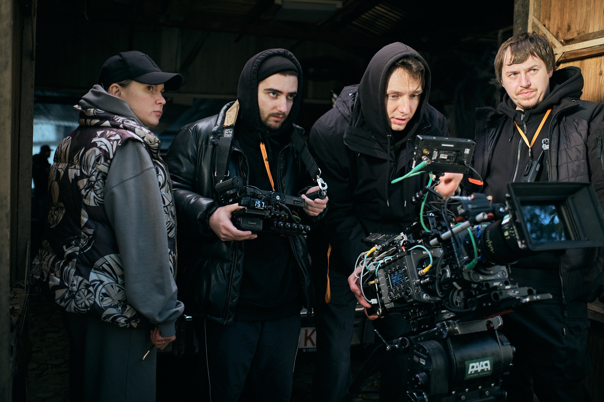 Фото съемка бэкстейджей — одно из моих любимых направлений. Я обожаю рассказывать истории, показывая закулисье создания клипов, фильмов, сериалов, рекламы, Приятнее всего в съемке бэкстейджа, когда съемочная группа благодарит тебя за то, как ты смог показать их работу. Ведь бэки — это тоже портфолио