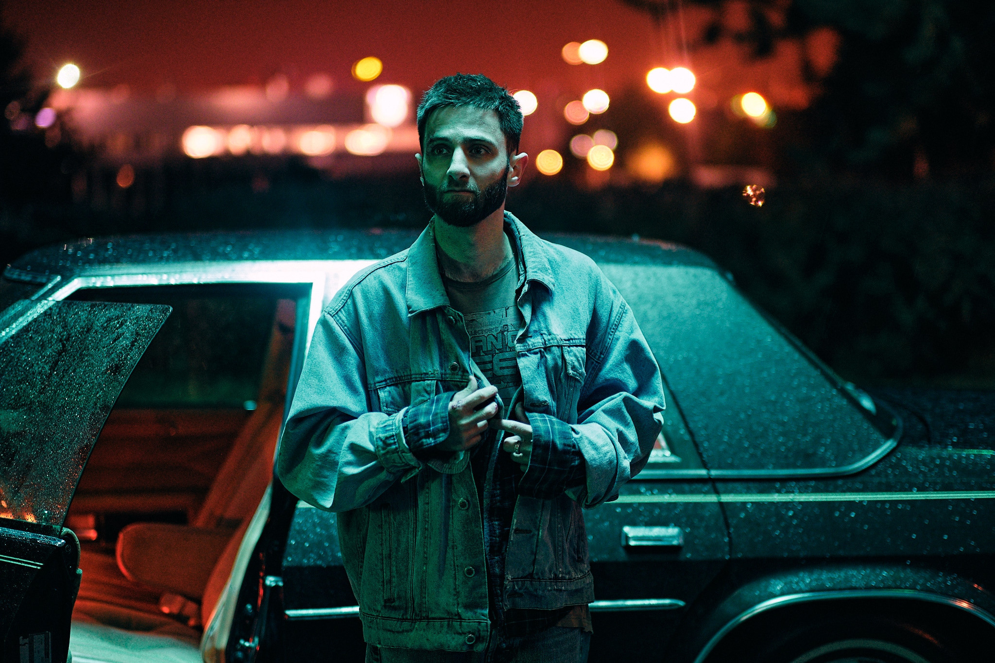 Фото съемка бэкстейджей — одно из моих любимых направлений. Я обожаю рассказывать истории, показывая закулисье создания клипов, фильмов, сериалов, рекламы, Приятнее всего в съемке бэкстейджа, когда съемочная группа благодарит тебя за то, как ты смог показать их работу. Ведь бэки — это тоже портфолио