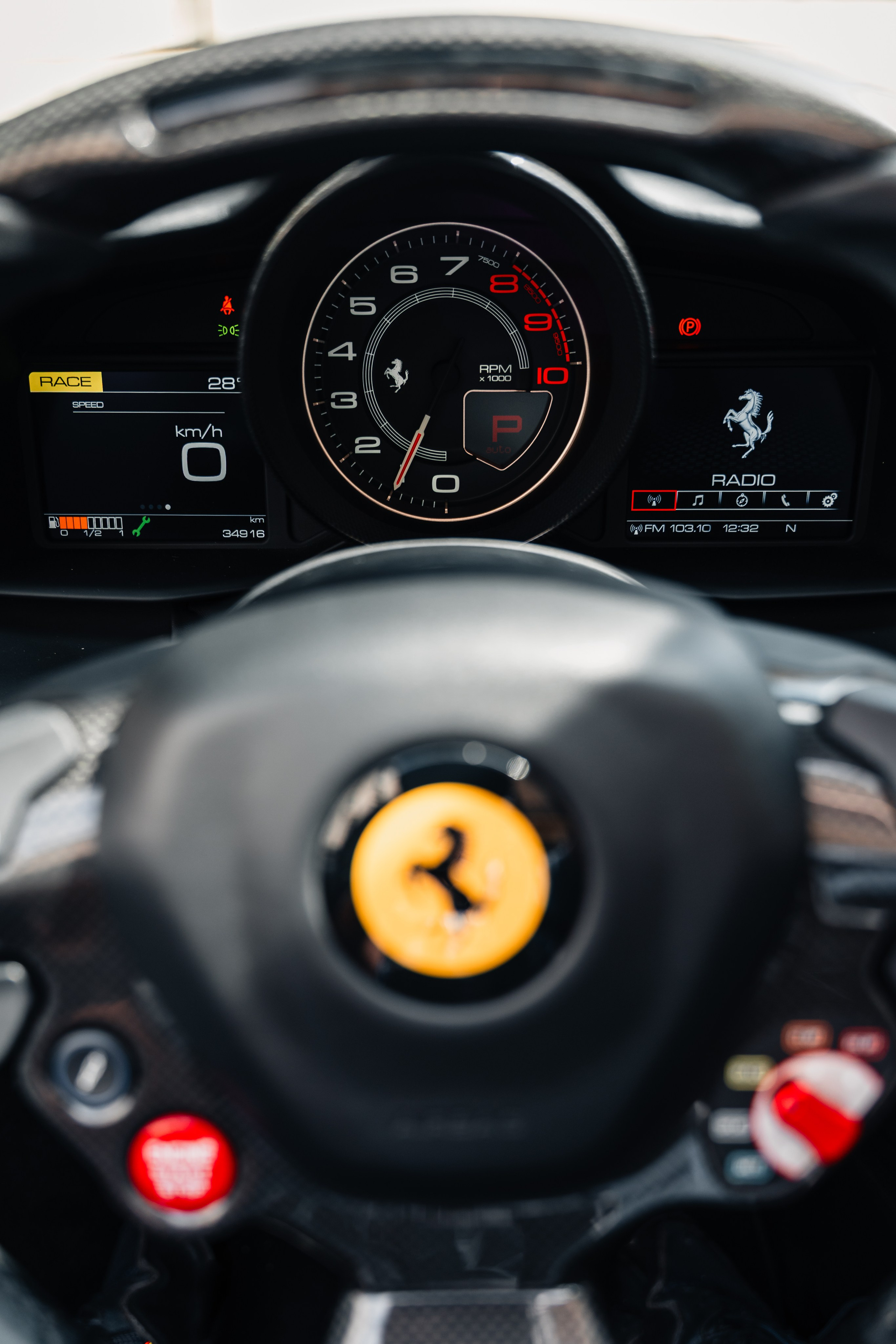Ferrari 488 Spider. Photographe de voitures à Paris — Vitalii Motruk