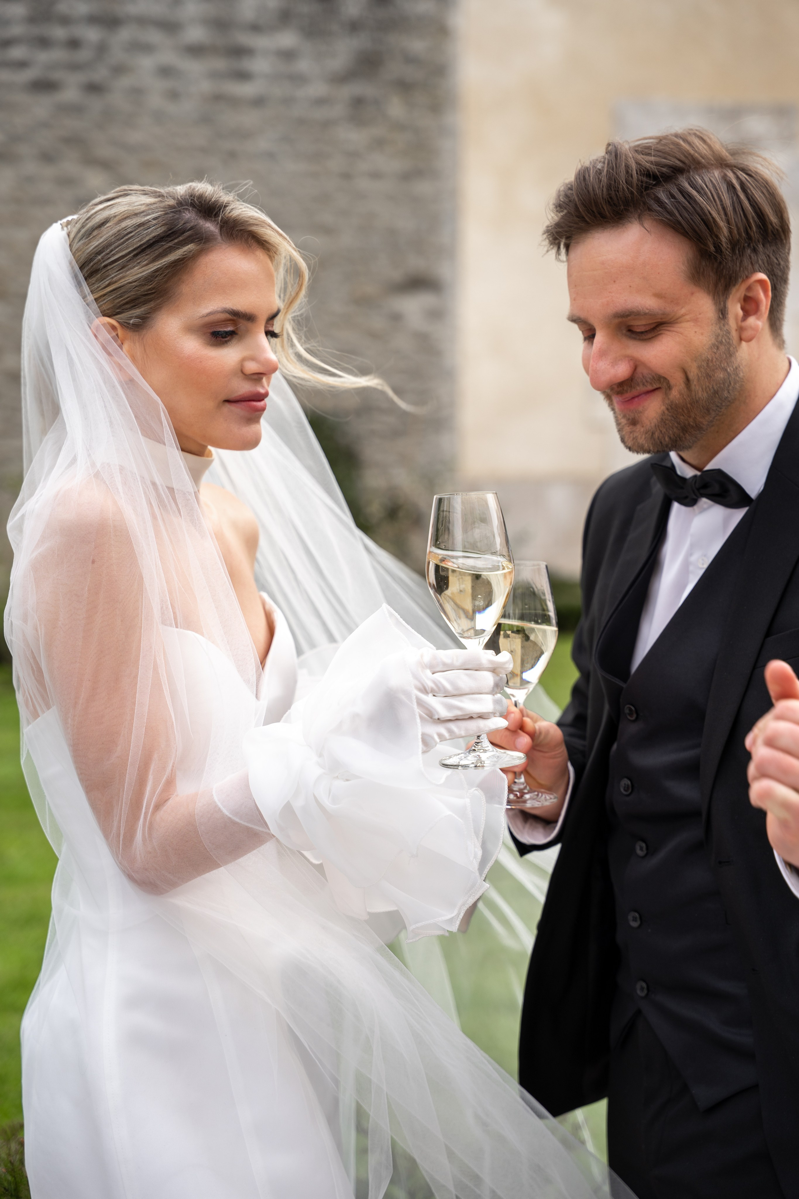 Chateau elopement inspiration. Wedding photographer in Paris Oksana Shum