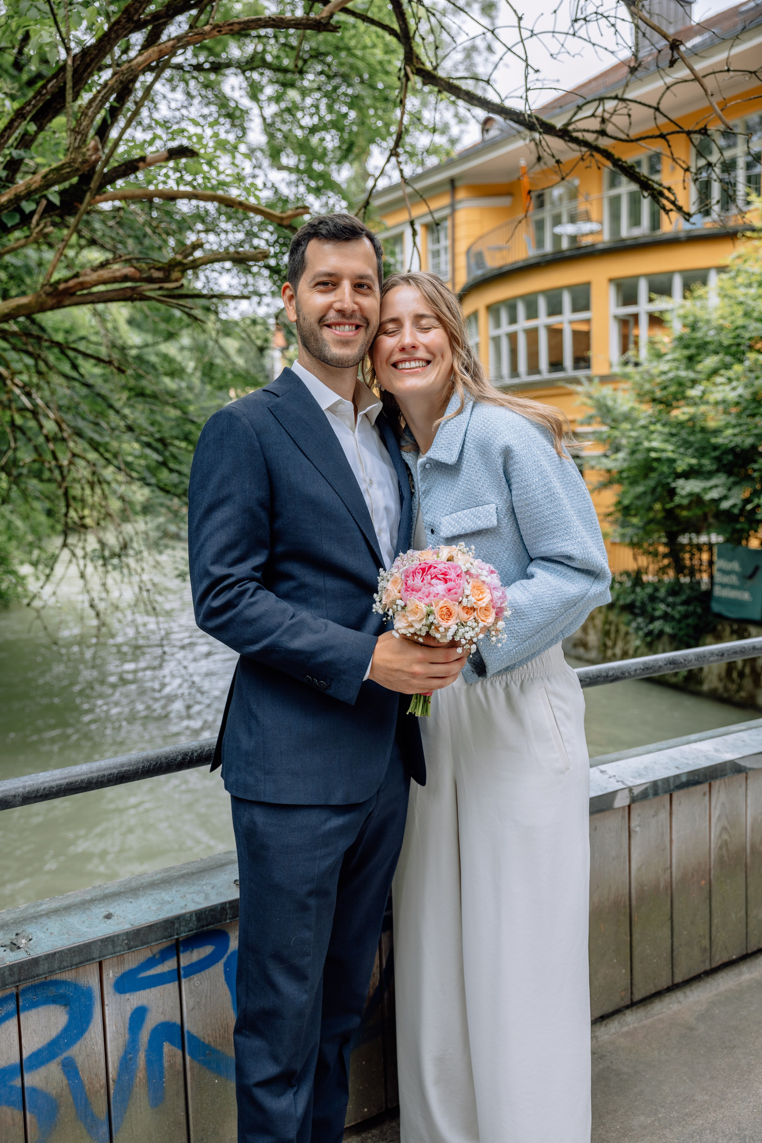 Romanrische Trauung im Standesamt Mandlstraße | München im Sommerlicht. Hochzeitsfotograf München Taufe Familienfotograf Tanja Mauke
