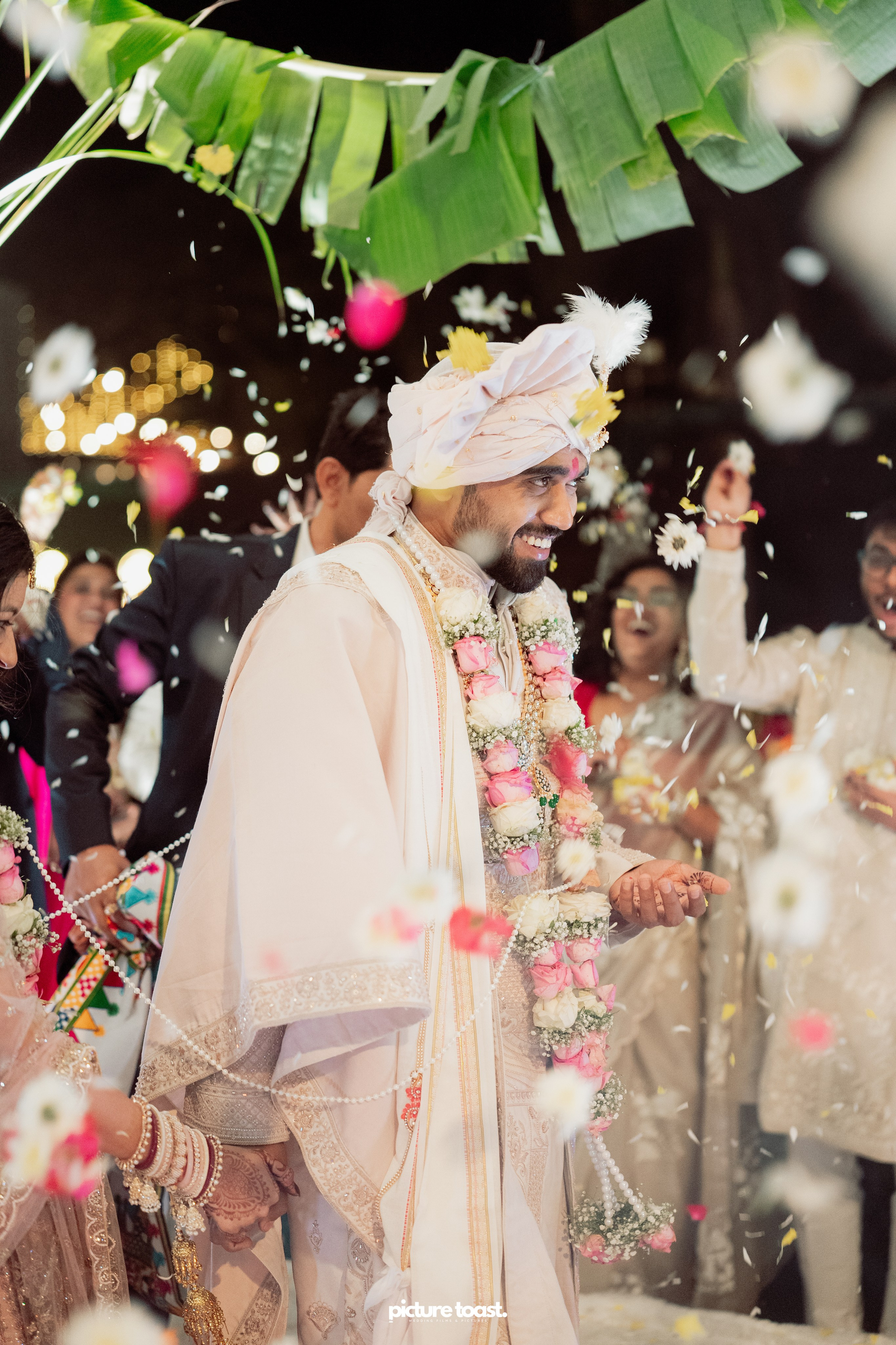 Gujarathi Wedding! Ft. Sahil & Thanima. Fine art Wedding Photographers in India & Canada