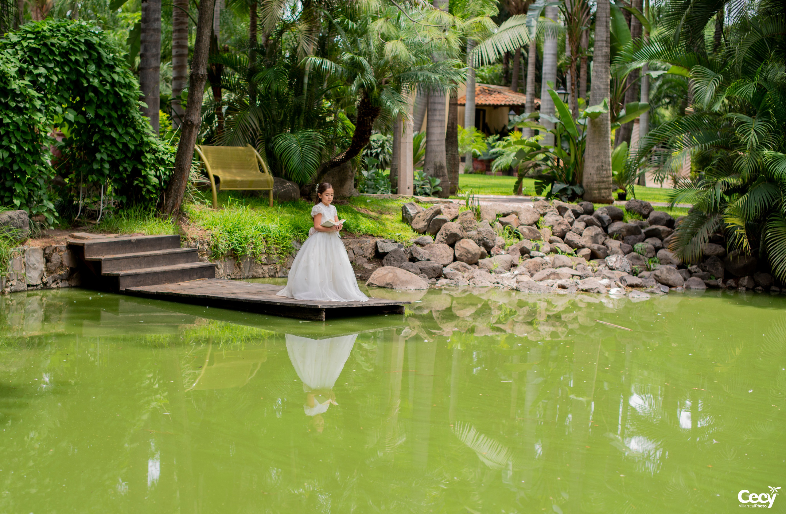 DAFNE Y SARA - PRIMERA COMUNIÓN