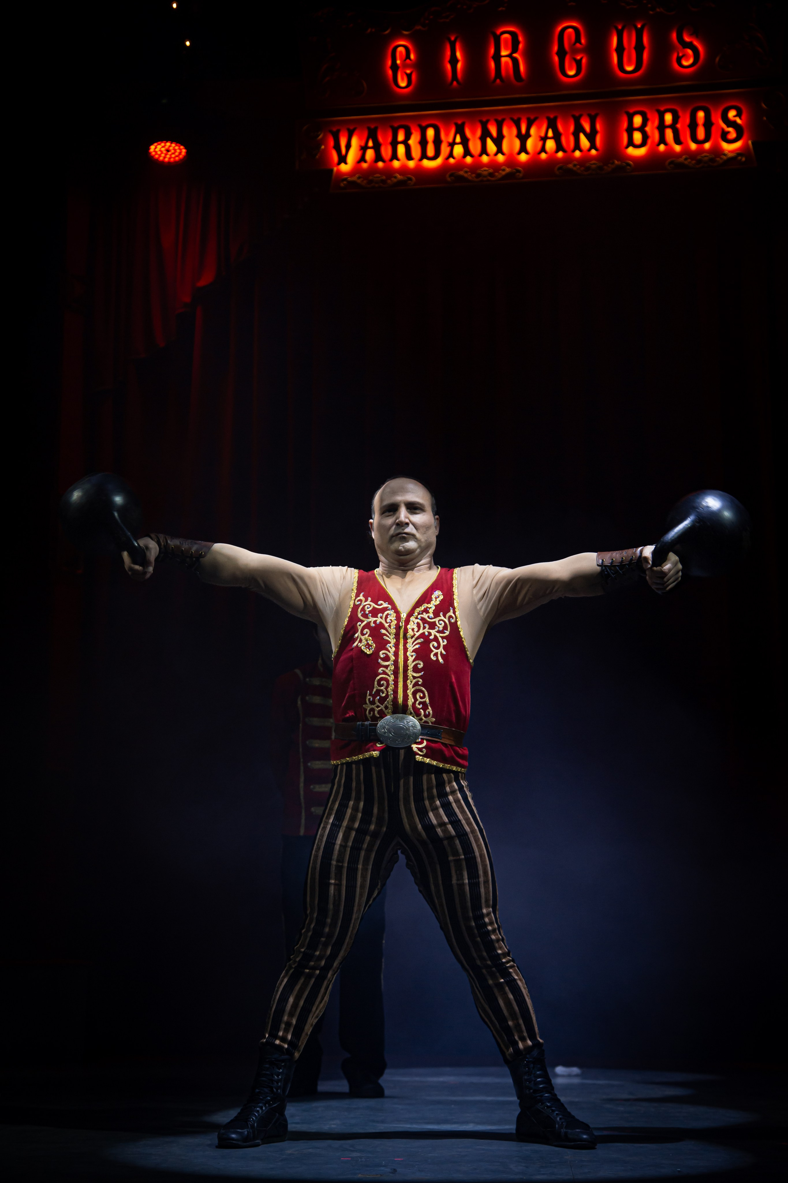 Vardanyan Brothers Circus. Nicky Tseps PH
