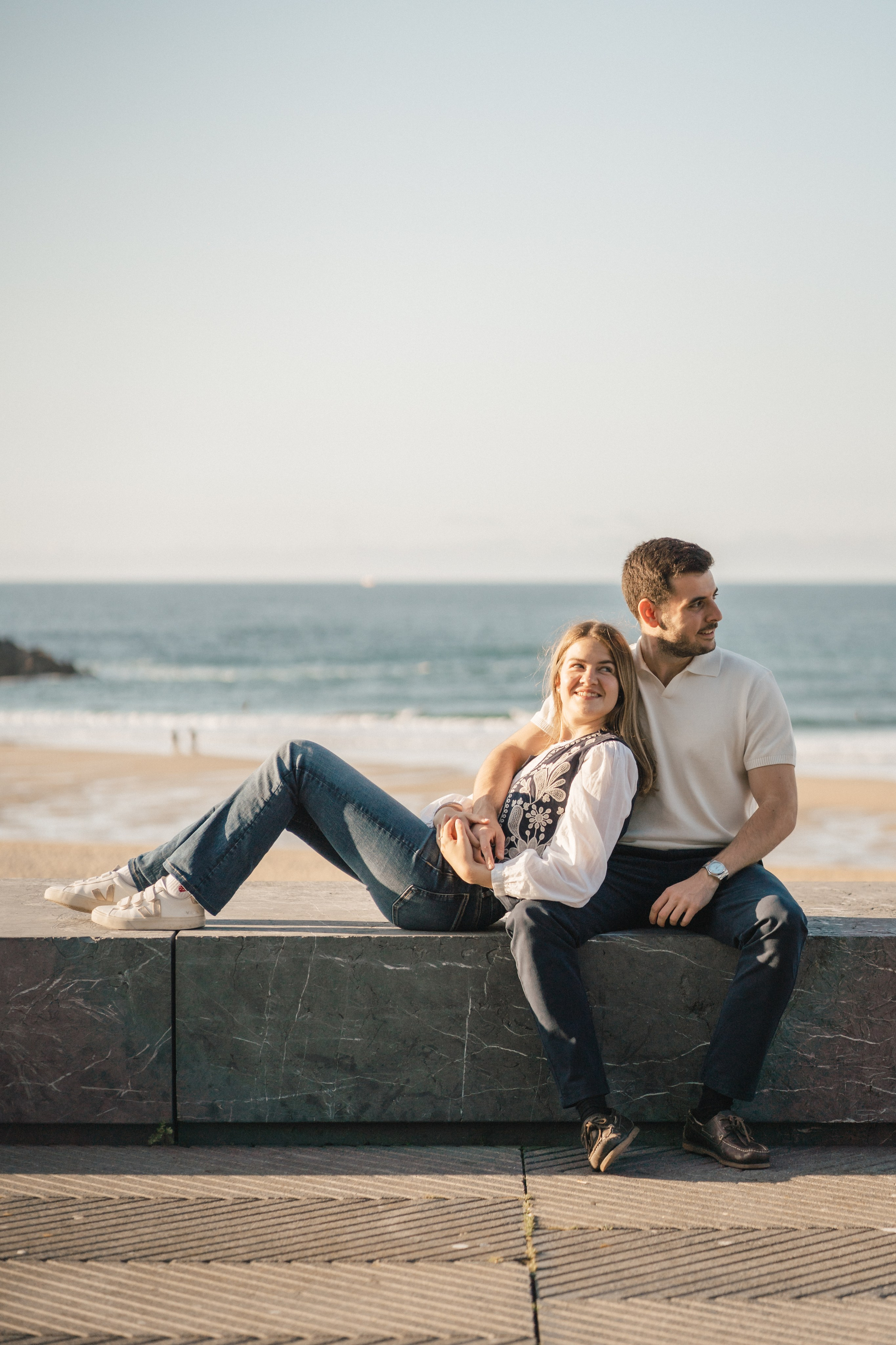Elegancia y alegría familiar. Boda de Andrés y Lucía en San Sebastián. Holigood foto y video reportaje de bodas en San Sebastián y Europa