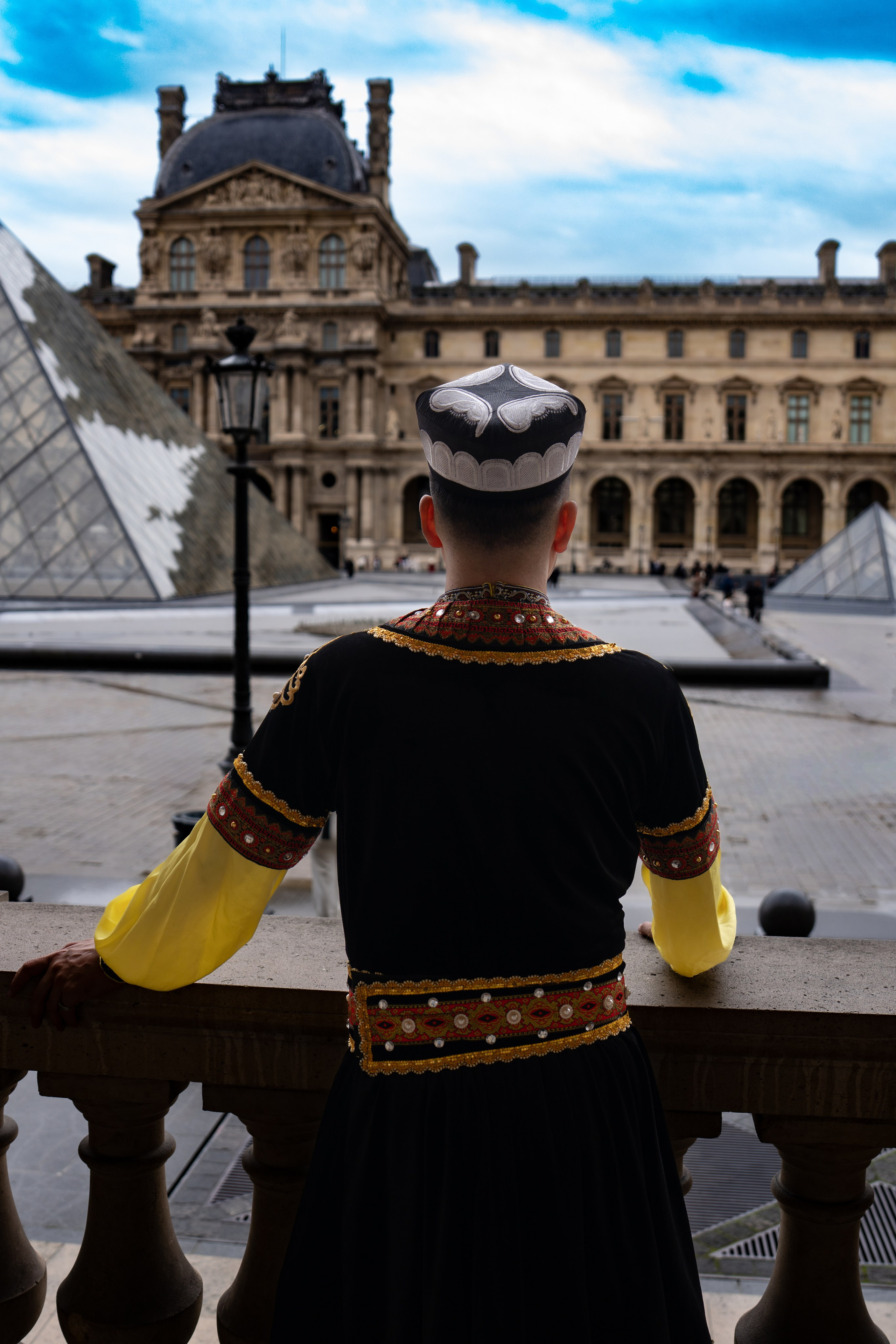 Echo of home. Nina — Fashion & Beauty Photographer in Paris | Portrait Photoshoots