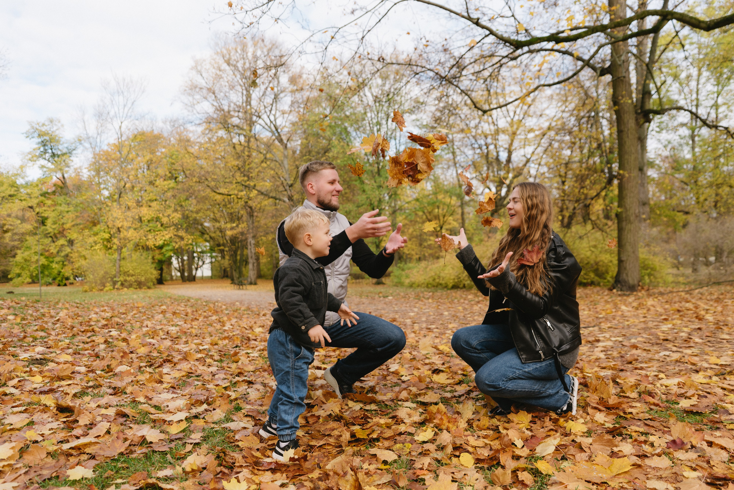 Sesja rodzinna Hanna, Vlad & Matvei. Eugene Save – Fotograf Ślubny i Rodzinny | Warszawa i Cała Polska