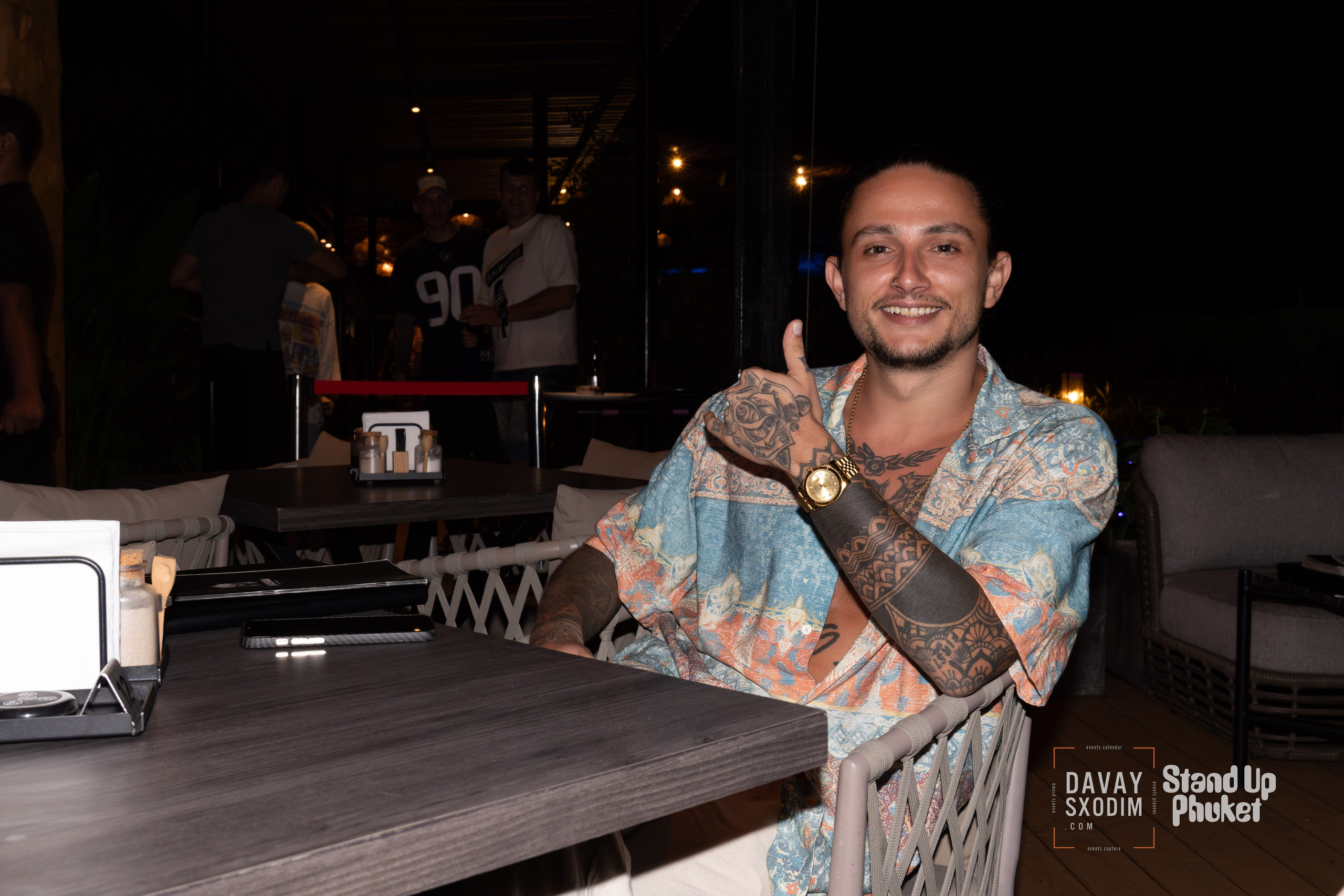 Standup Влада Лапина | Фоторепортаж | Афиша | DAVAYSXODIM.com PHUKET. АФИША|ФОТОРЕПОРТАЖИ|ИВЕНТЫ|ПХУКЕТ