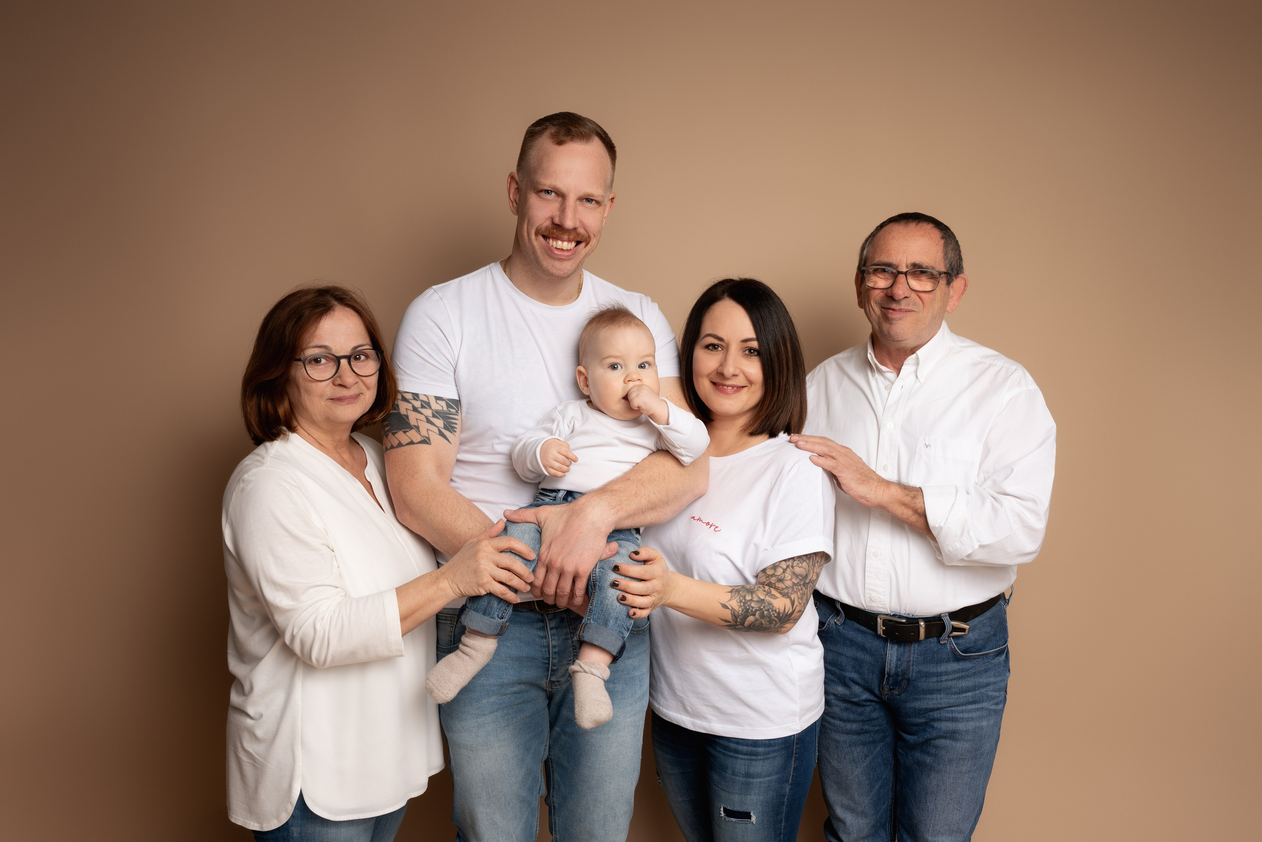 Familienshooting. Neugeborenenfotografin und Retoucher in Augsburg Nastassia Schneider