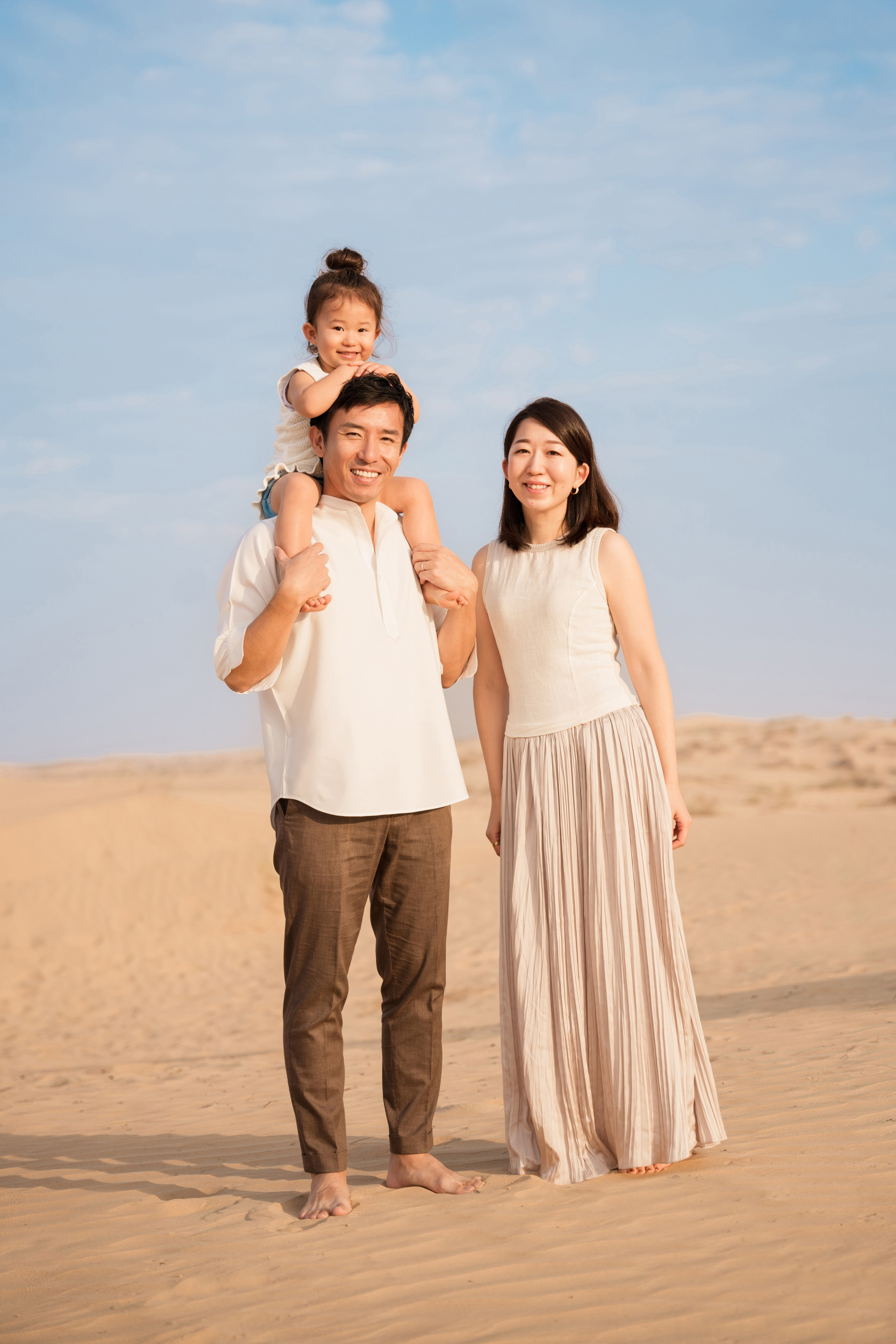 Sunrise in the dunes. Angela Iakovleva — Family Photographer in Dubai
