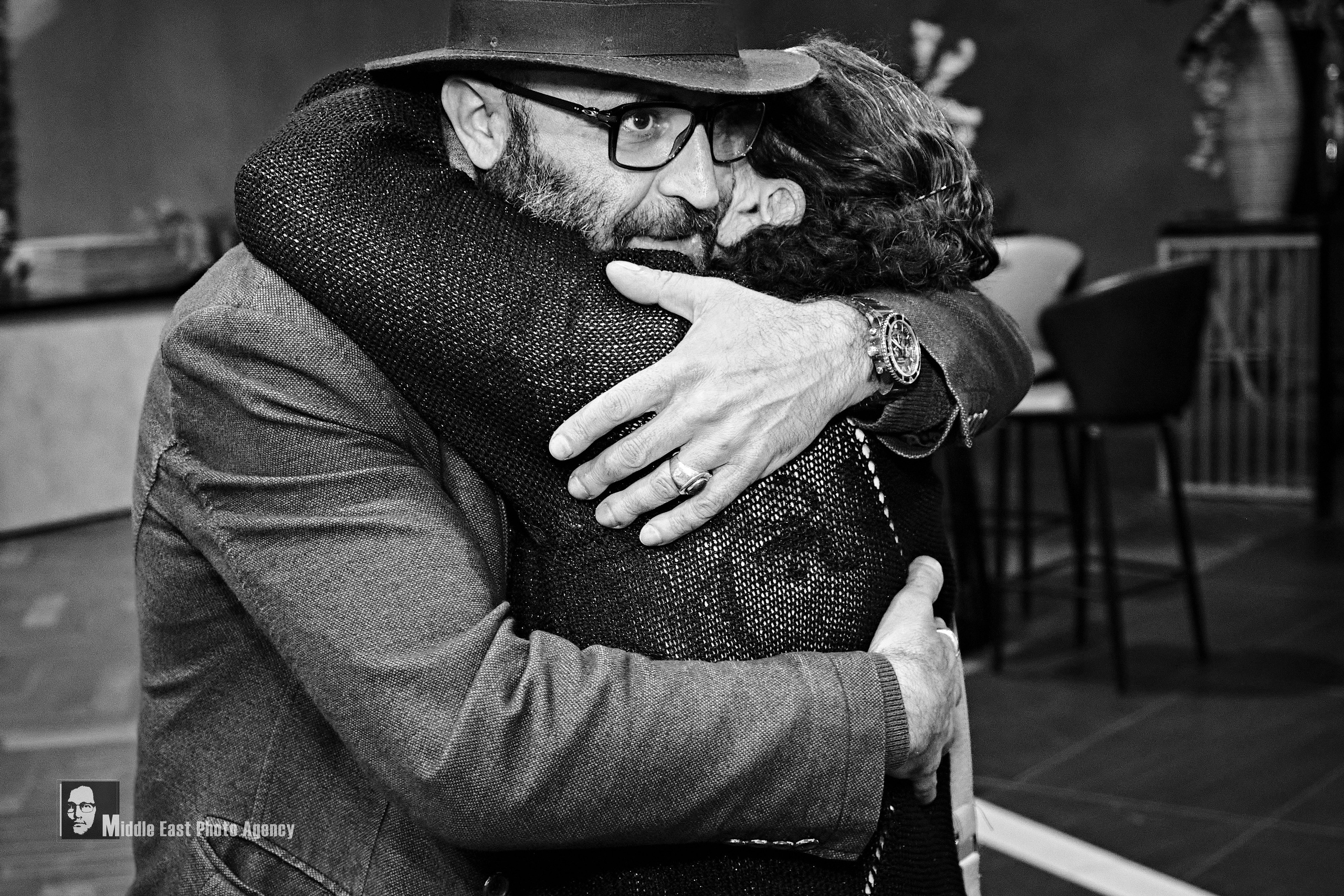 “Hugging Humanity” / “Обнимая человечество”. Middle East Photo Agency — Photography & Event Magnets — סוכנות צילום והדפסת מגנטים לאירועים