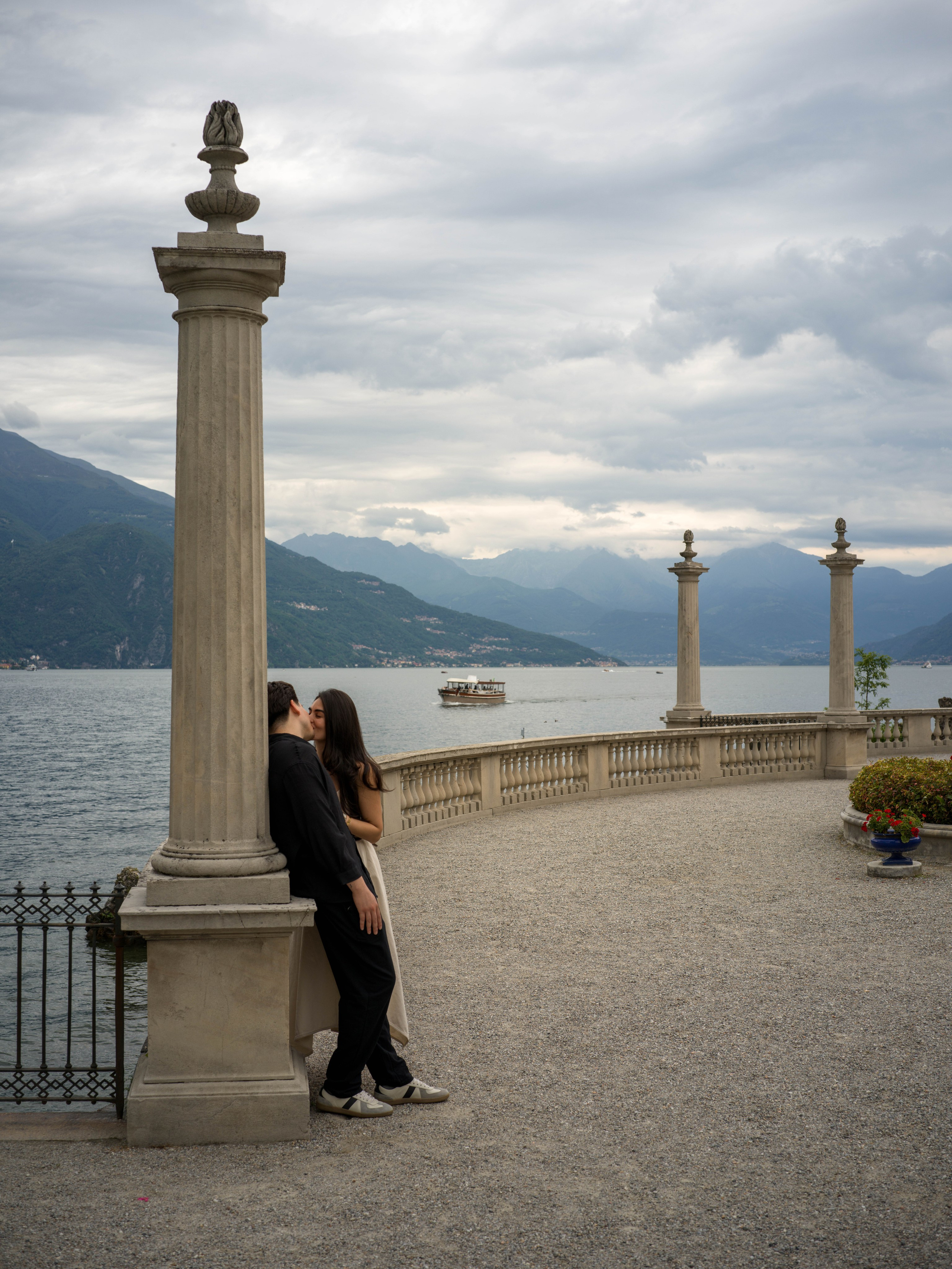 Romantic marriage proposal at Villa Melzi on Lake Como captured with cinematic couple photography