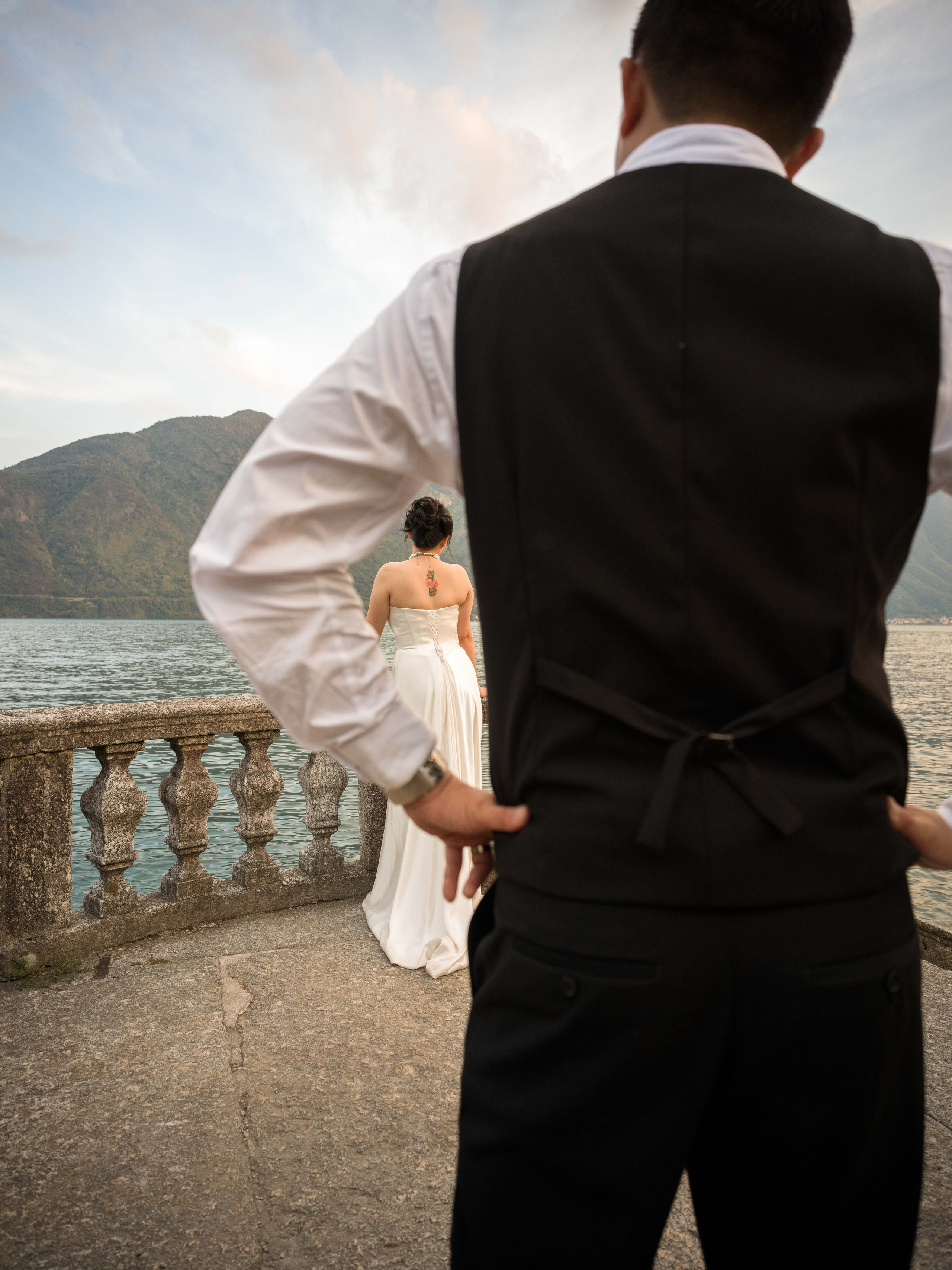 Lake Como Villa Sola Cabiati elopement with cinematic couple photography in the historic villa and surrounding gardens