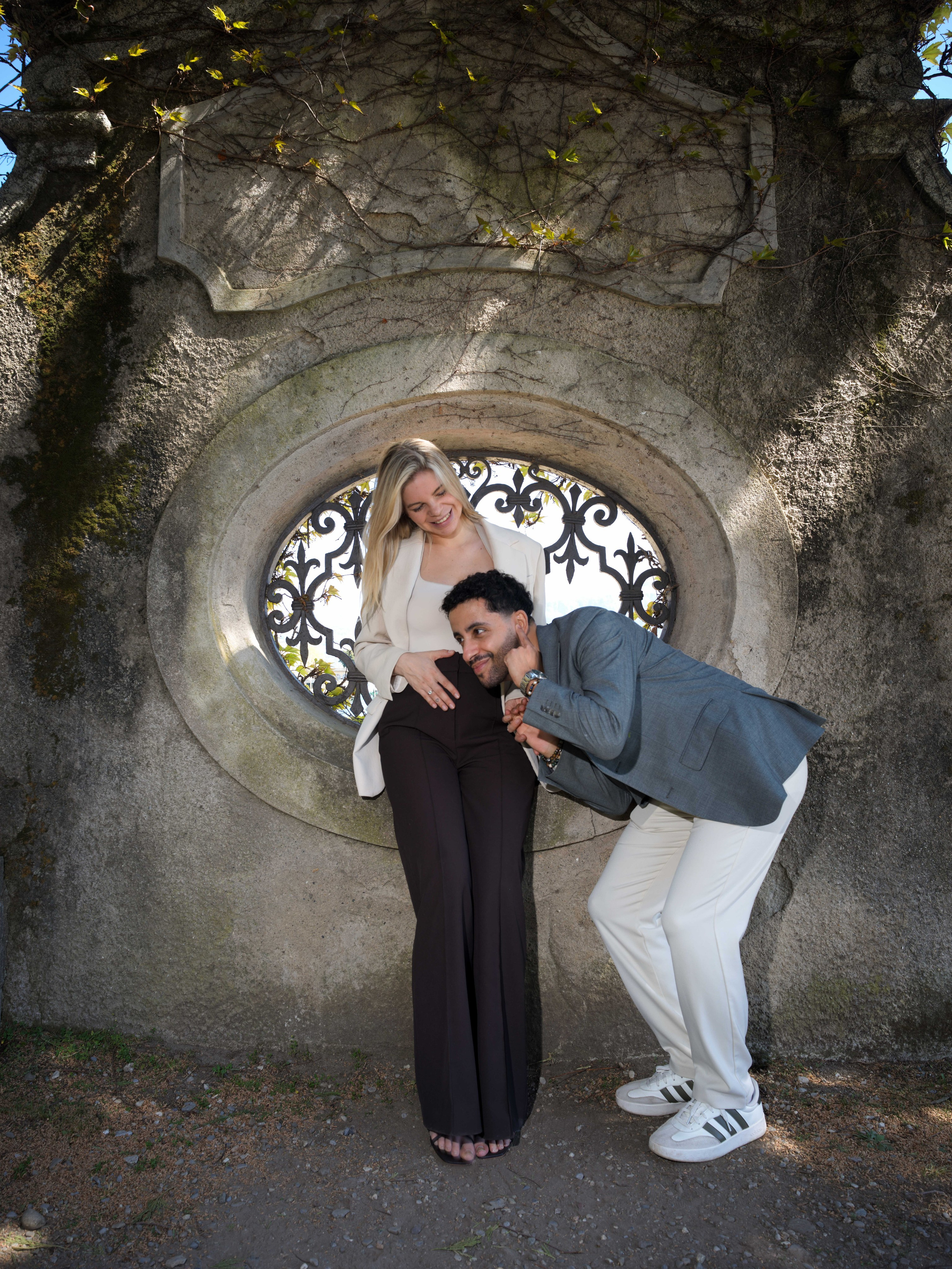Proposal, Parco Civico Teresio Olivelli, Lake Como – expecting couple, he listens to her baby bump