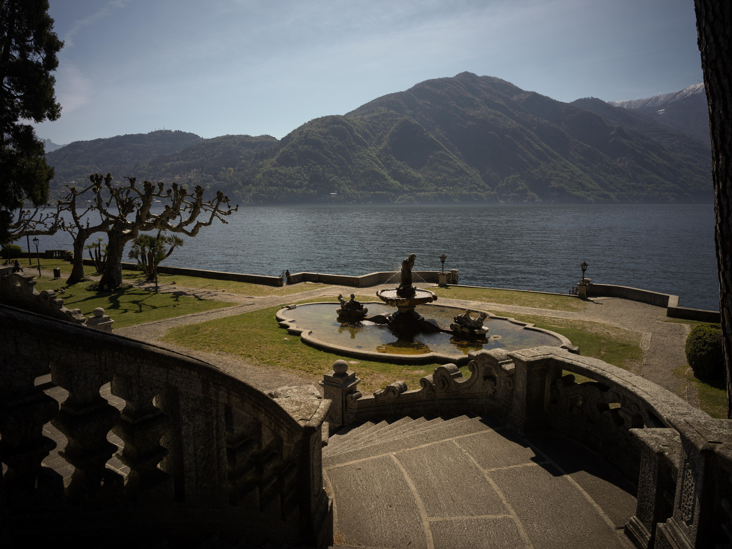 Parco Civico Teresio Olivelli, Tremezzo, Lake Como – baroque park with green paths and lake views for proposal and elopement photoshoots